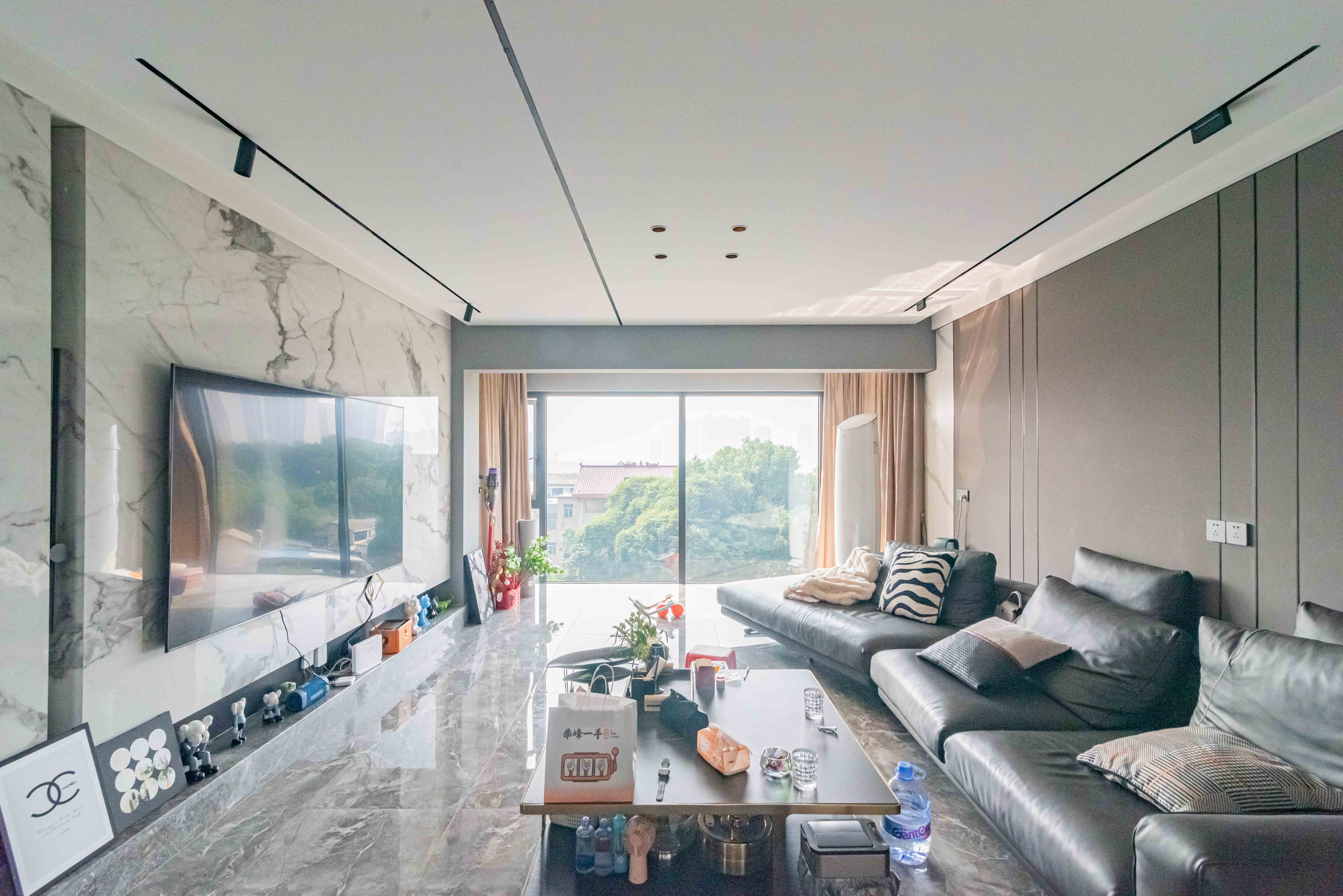 五矿沁园金城(春和景园) 4室2厅2卫 185.0万 五矿沁园金城(春和景园) 4室2厅2卫 185.0万客厅