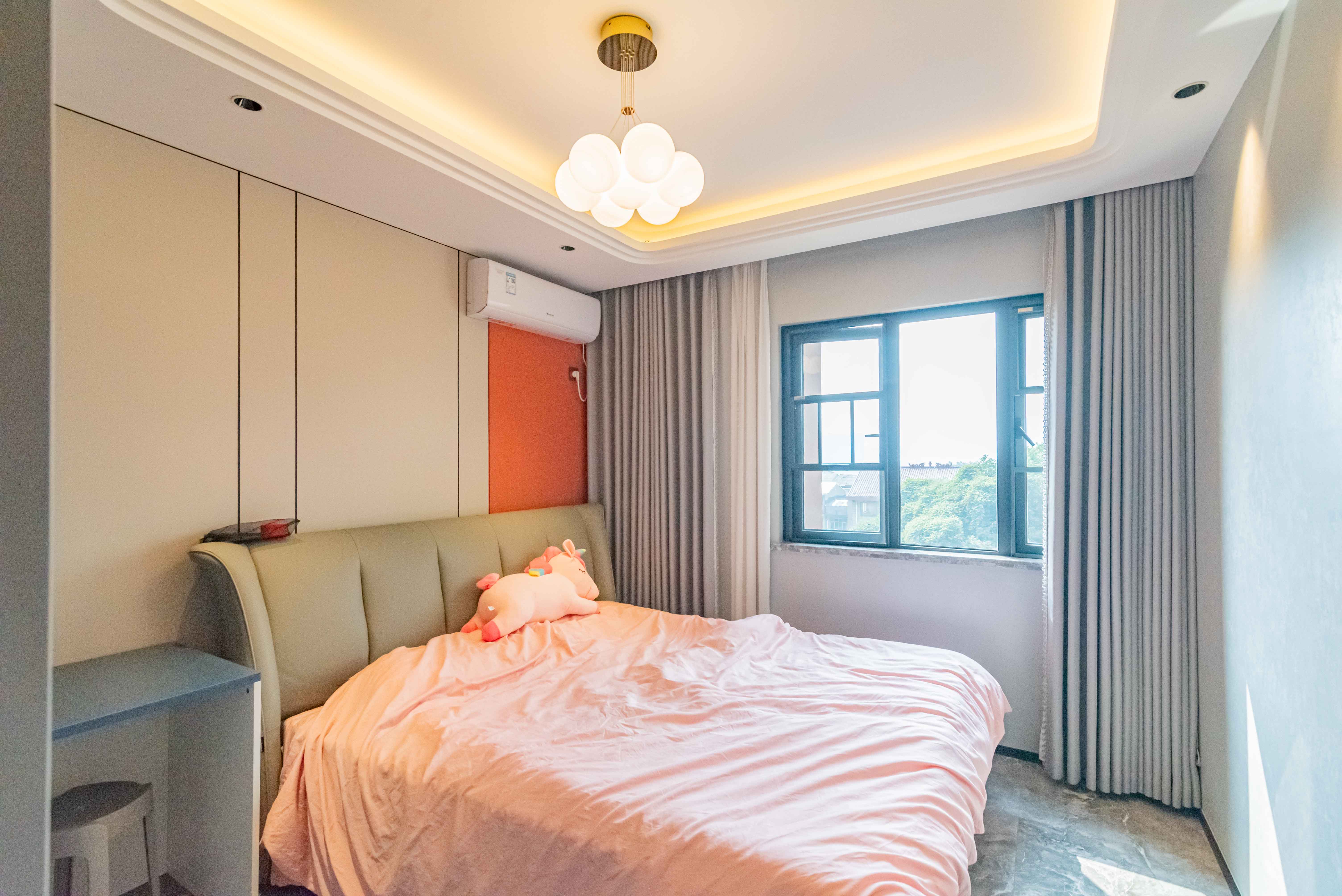 五矿沁园金城(春和景园) 4室2厅2卫 185.0万 五矿沁园金城(春和景园) 4室2厅2卫 185.0万卧室