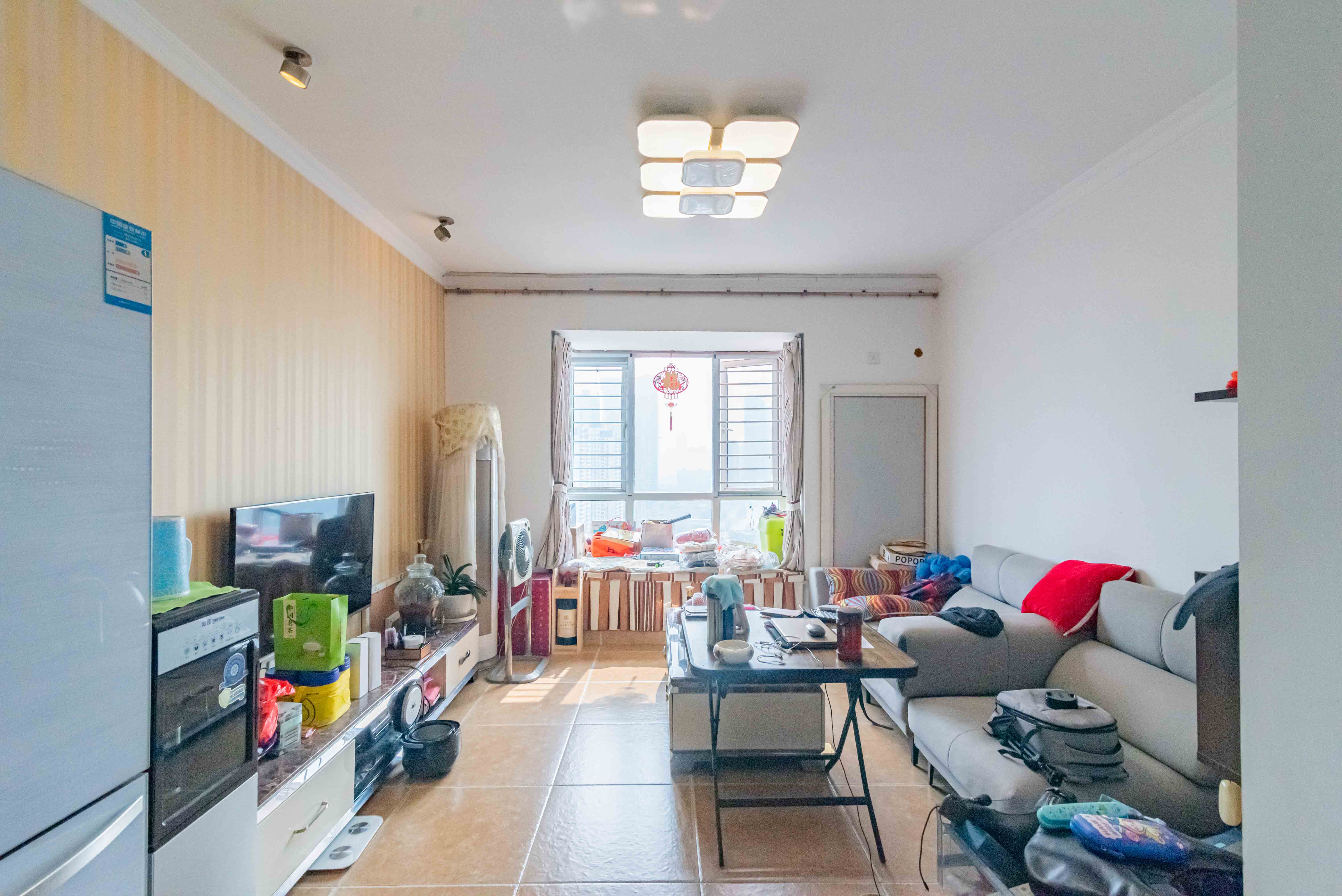 凯乐国际城  2室2厅1卫    82.0万客厅