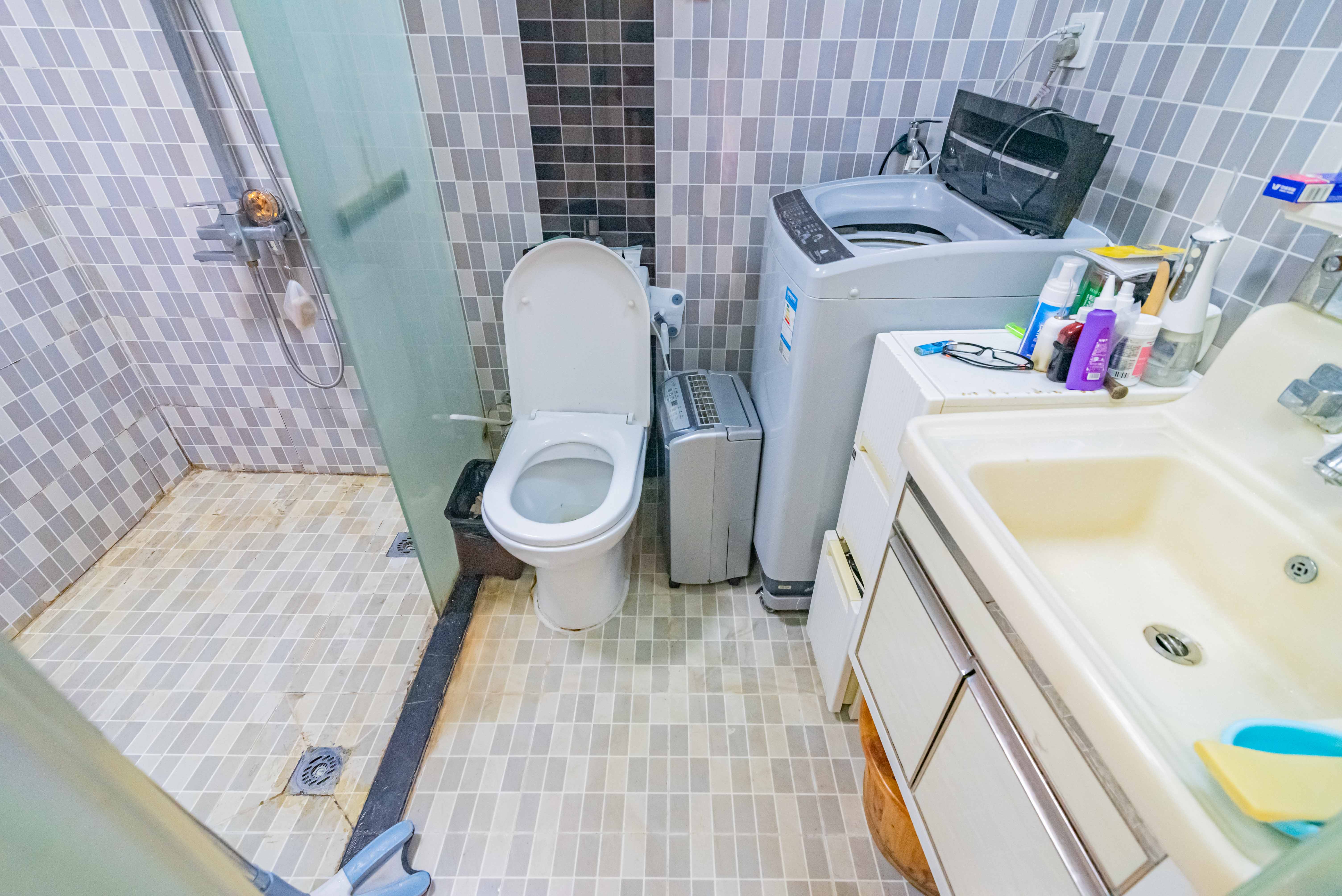 凯乐国际城  2室2厅1卫    82.0万卫生间