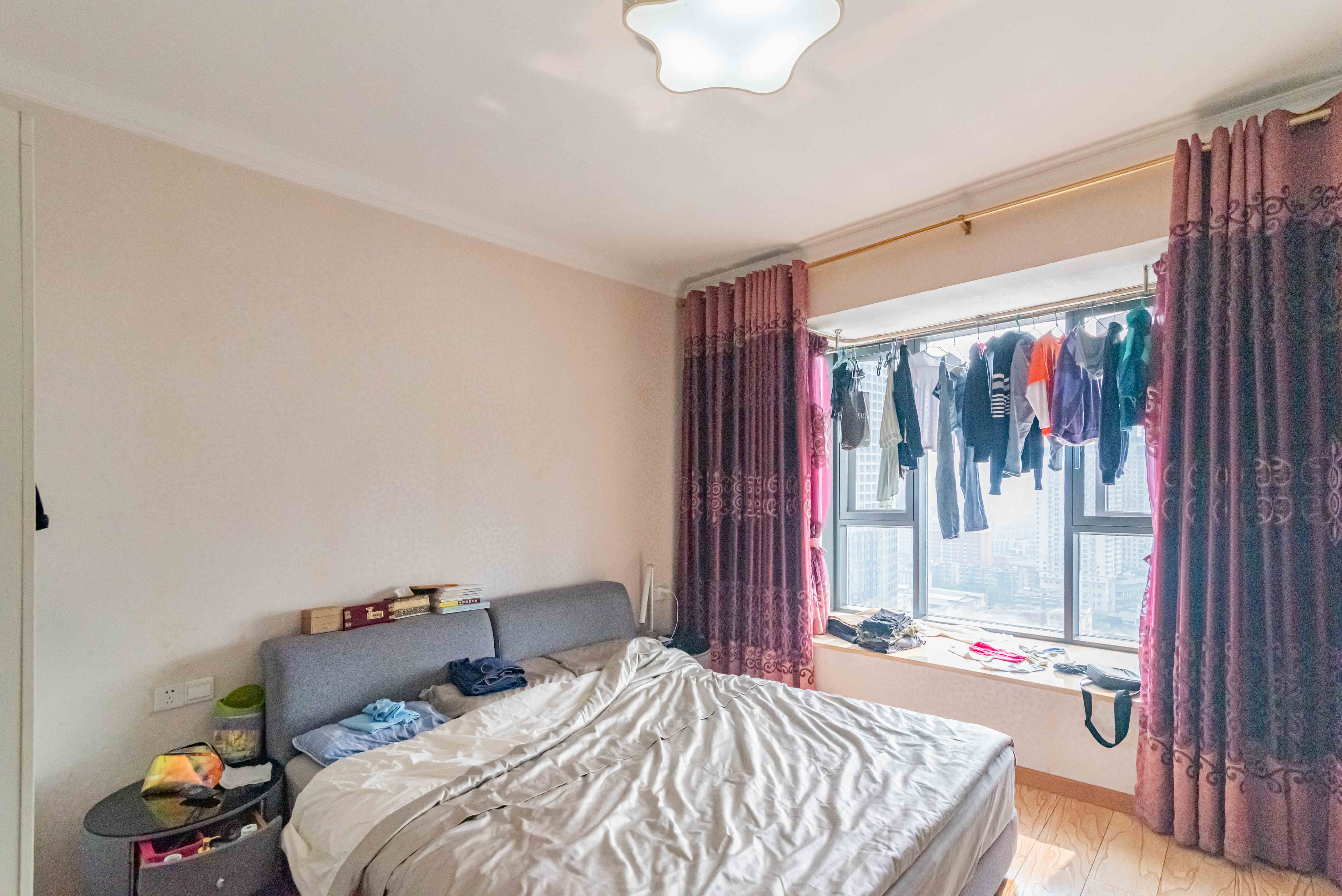 凯乐国际城  2室2厅1卫    82.0万卧室