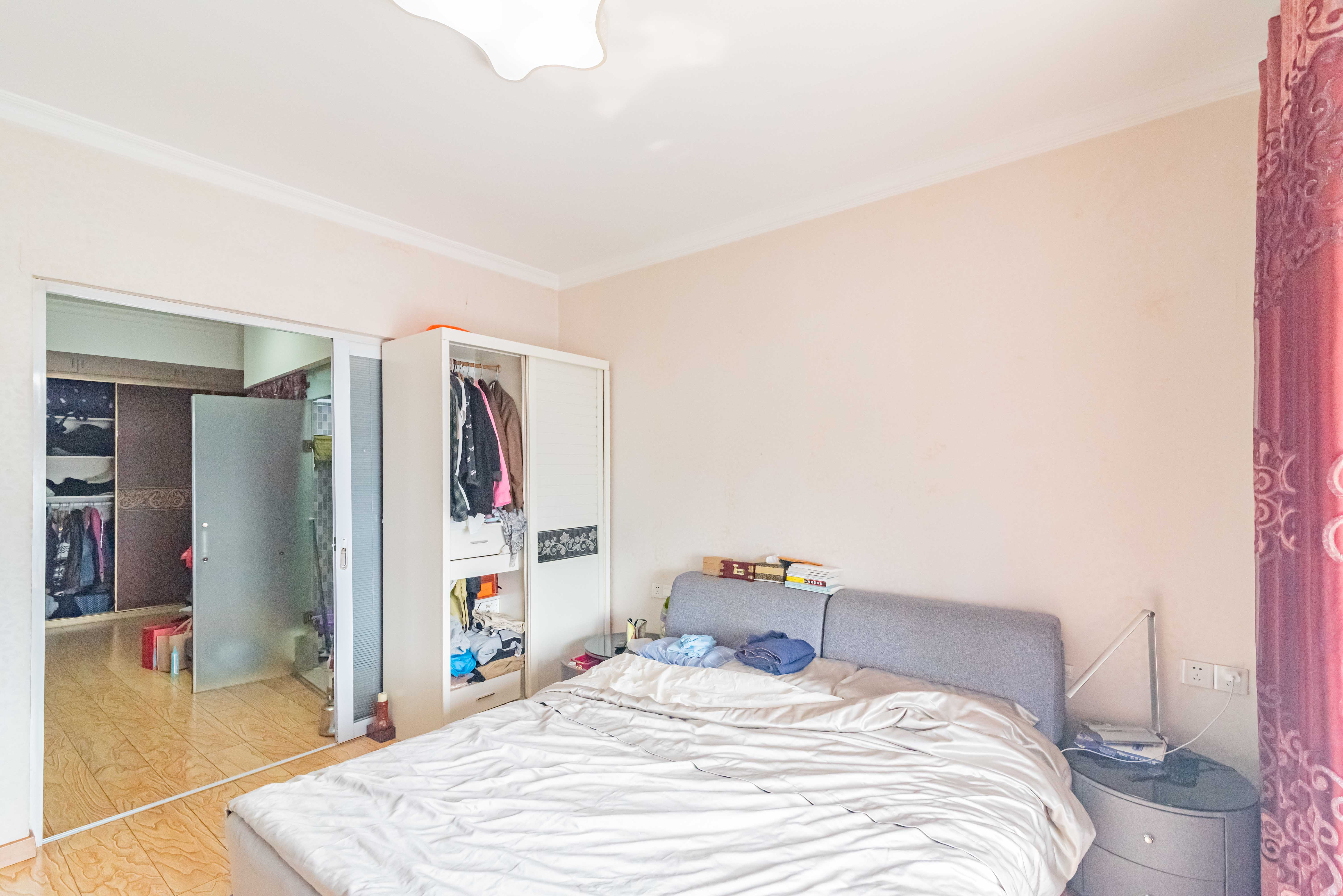 凯乐国际城  2室2厅1卫    82.0万卧室