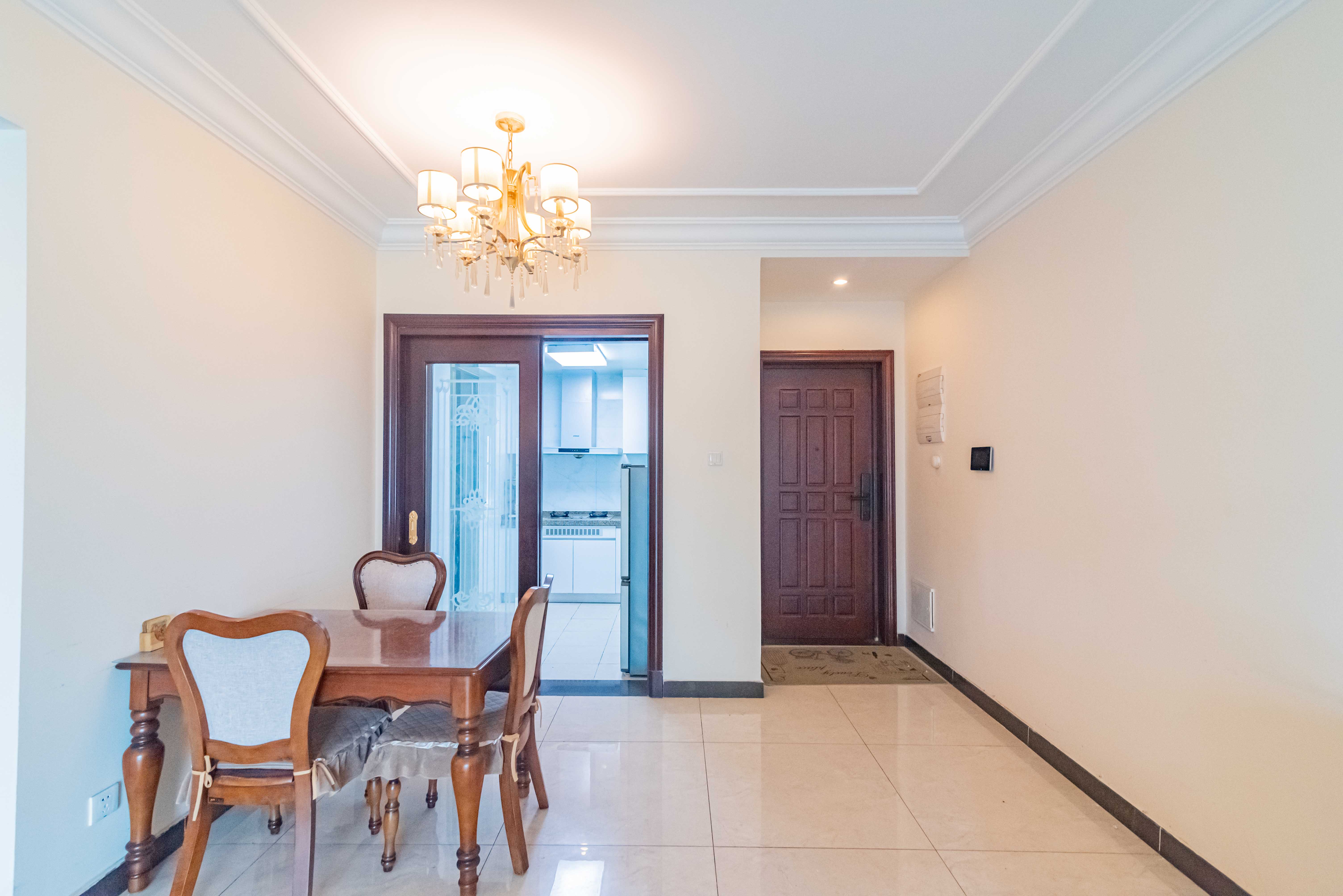 恒大雅苑  2室2厅1卫    83.0万客厅