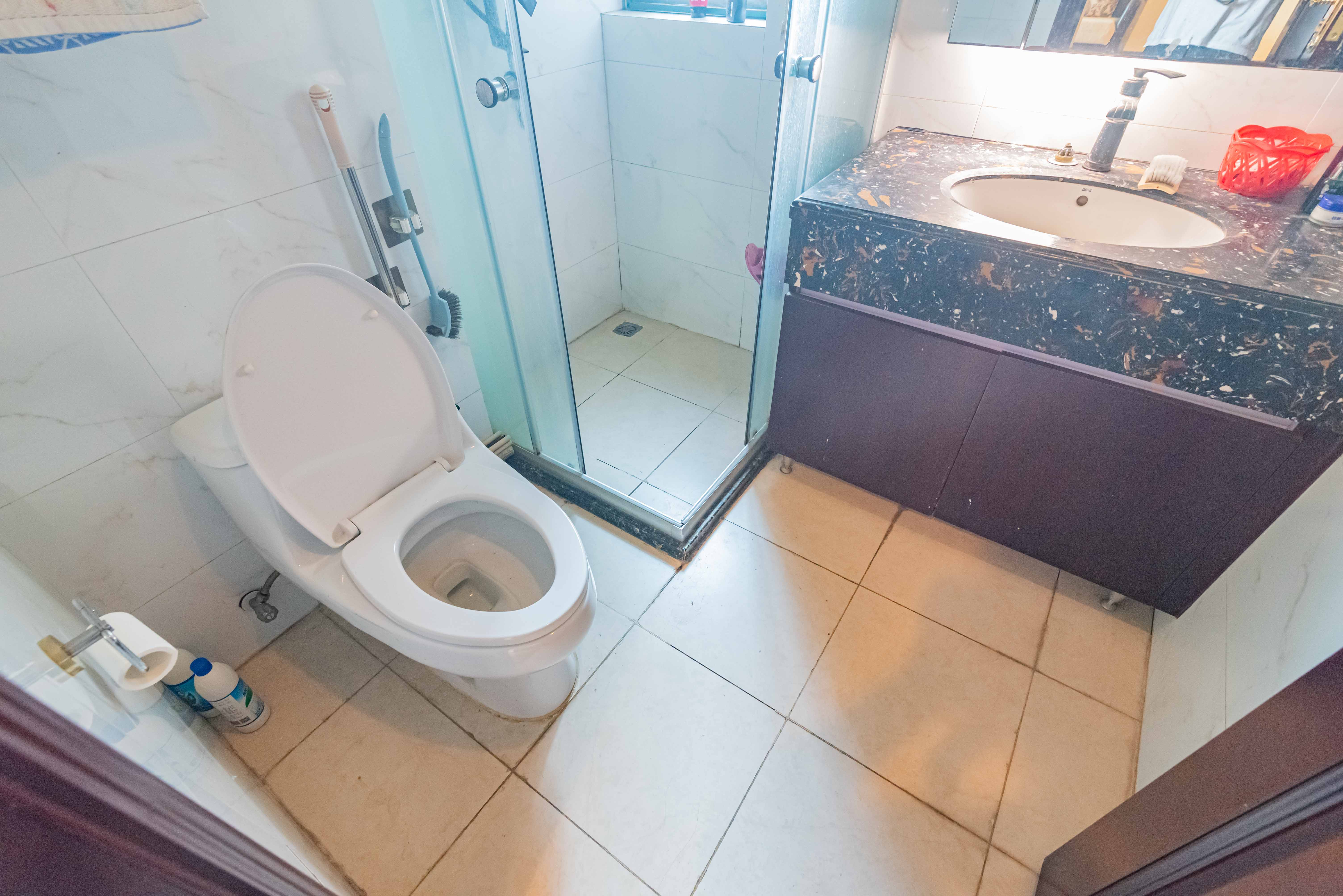 恒大雅苑  2室2厅1卫    83.0万卫生间