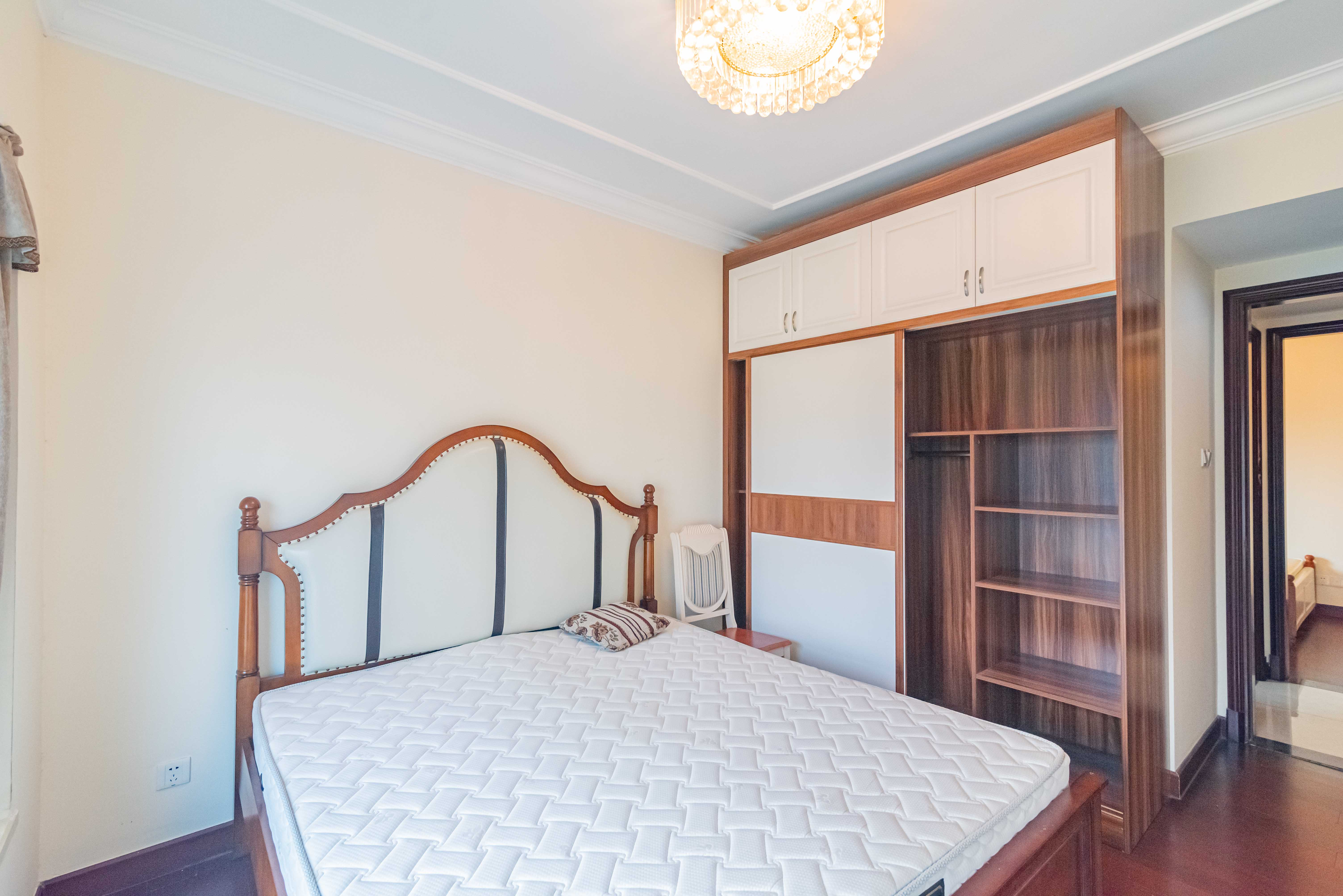 恒大雅苑  2室2厅1卫    83.0万卧室