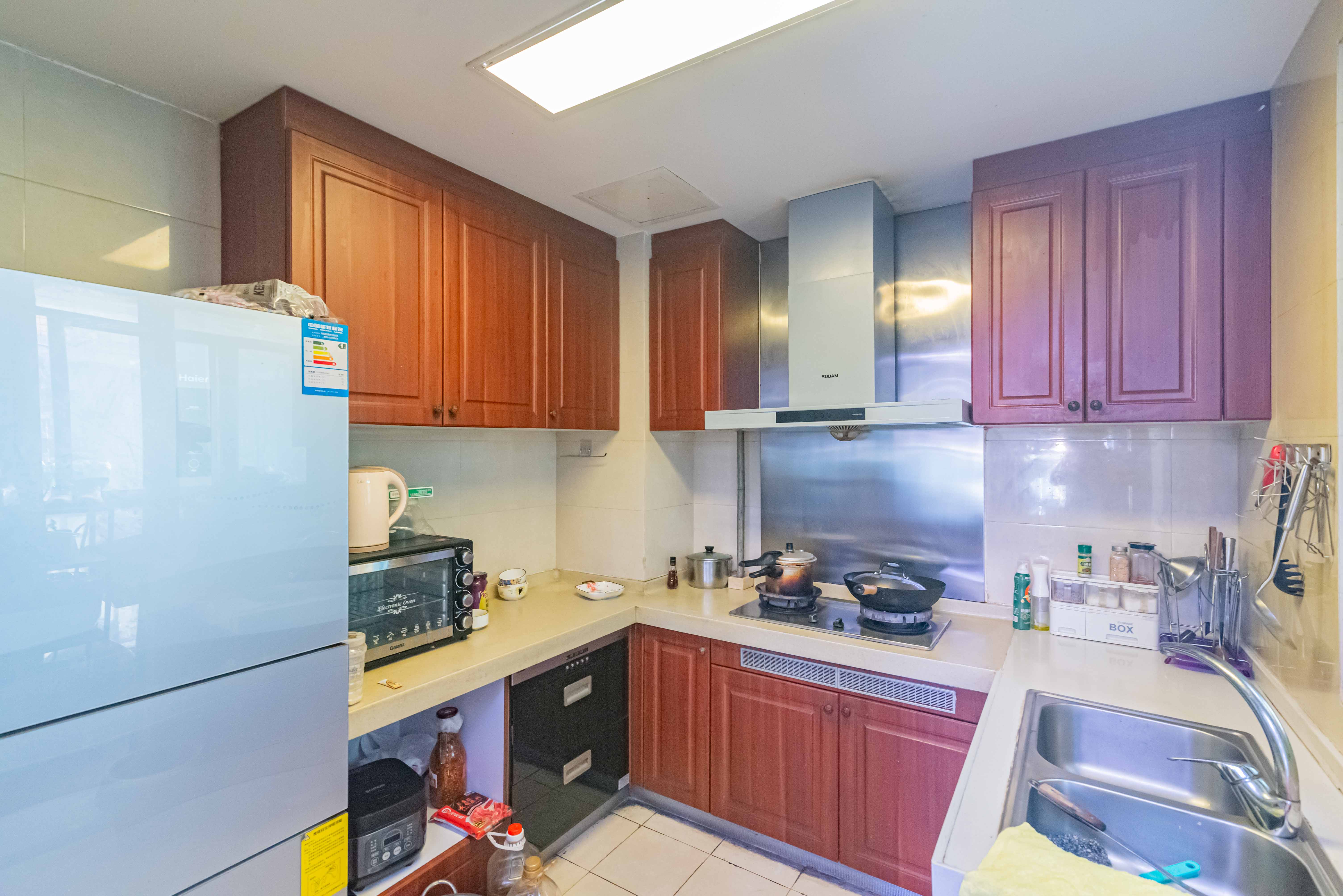 恒大雅苑  3室2厅1卫    86.0万 恒大雅苑  3室2厅1卫    86.0万厨房