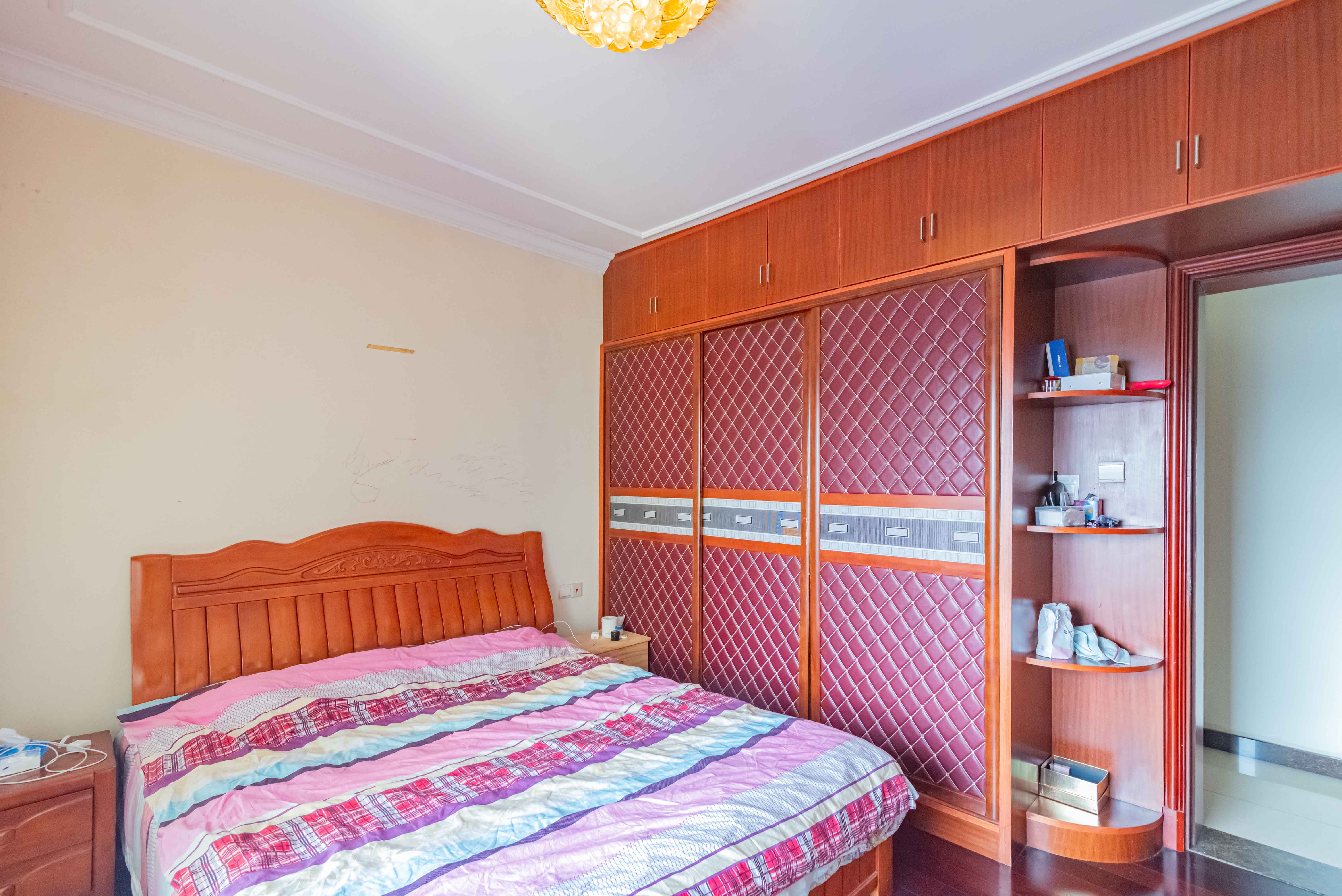 恒大雅苑  3室2厅1卫    86.0万 恒大雅苑  3室2厅1卫    86.0万卧室