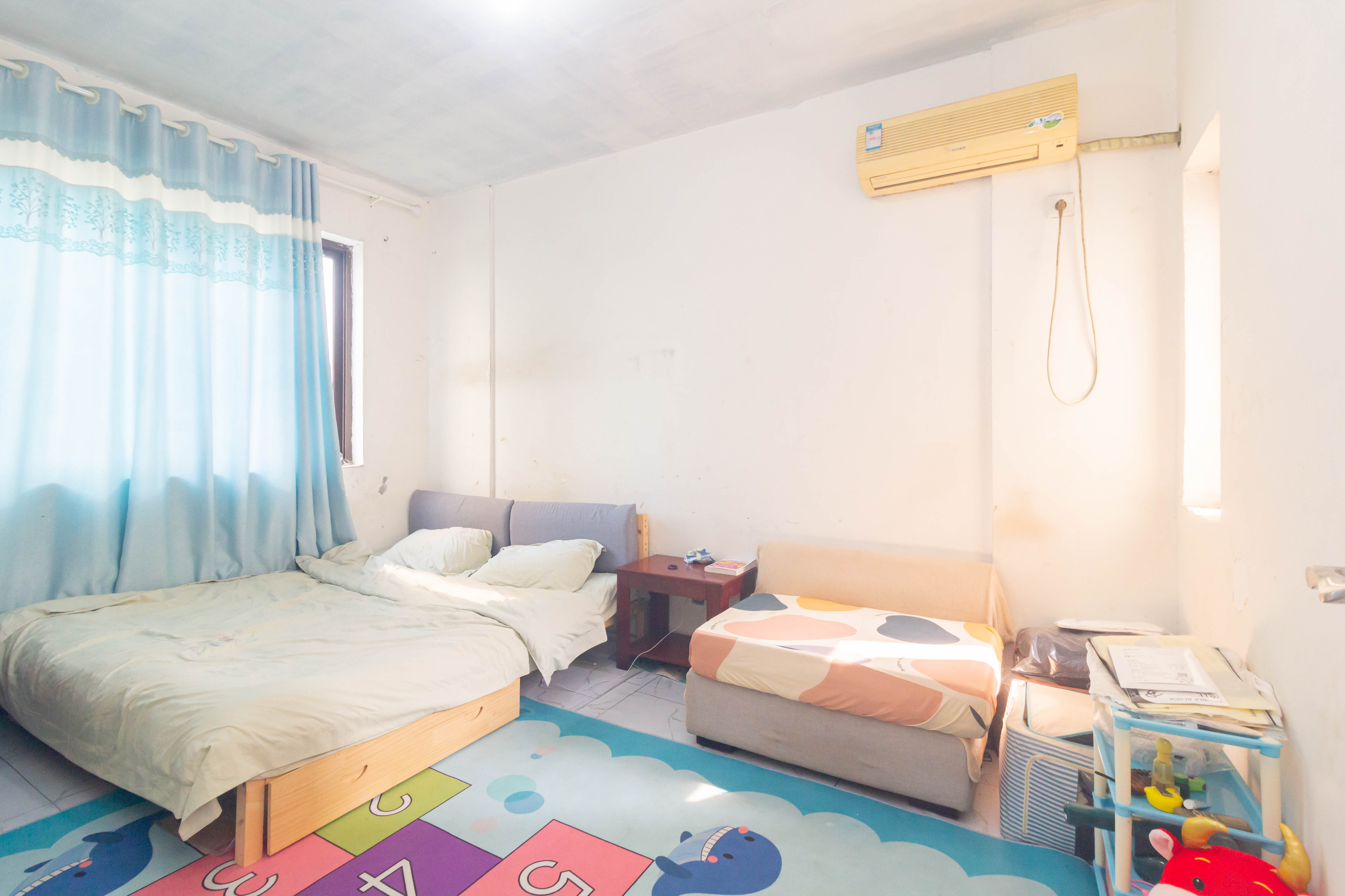 豪都新天地 3室2厅1卫 44.8万 豪都新天地 3室2厅1卫 44.8万卧室