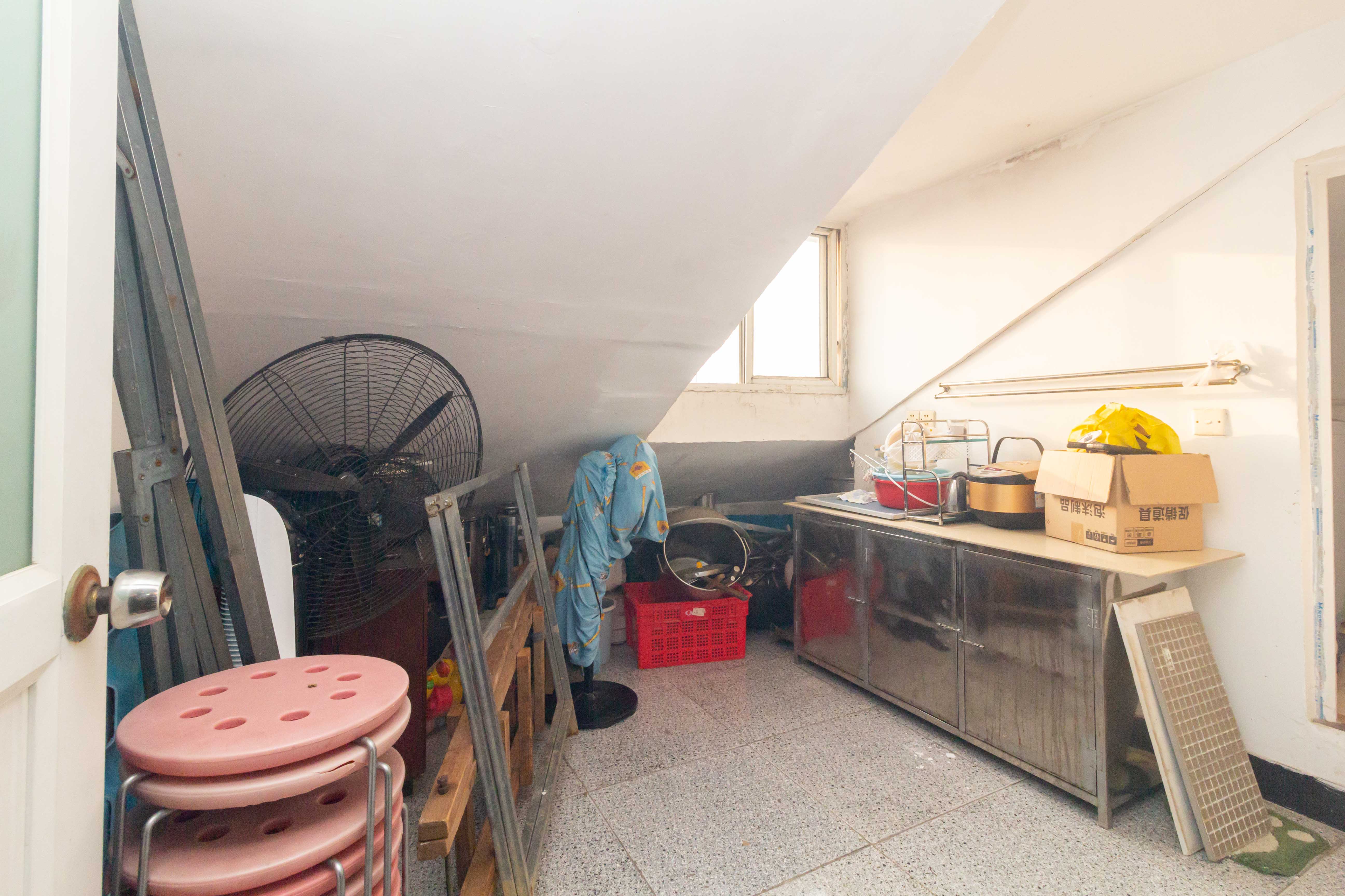 泉塘小区  4室2厅1卫    45.0万 泉塘小区  4室2厅1卫    45.0万卧室