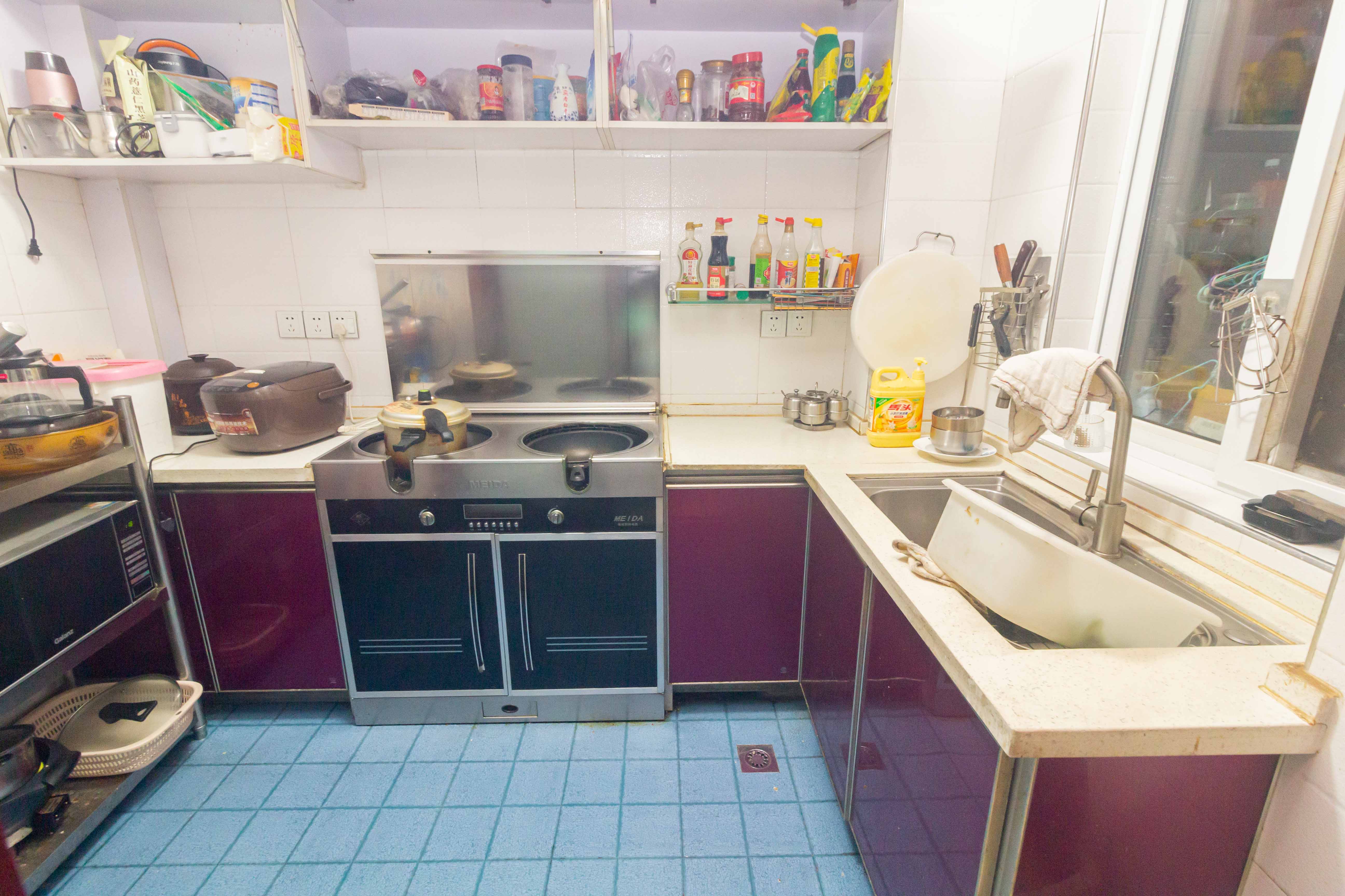 三景国际  3室2厅1卫    65.0万 三景国际  3室2厅1卫    65.0万厨房