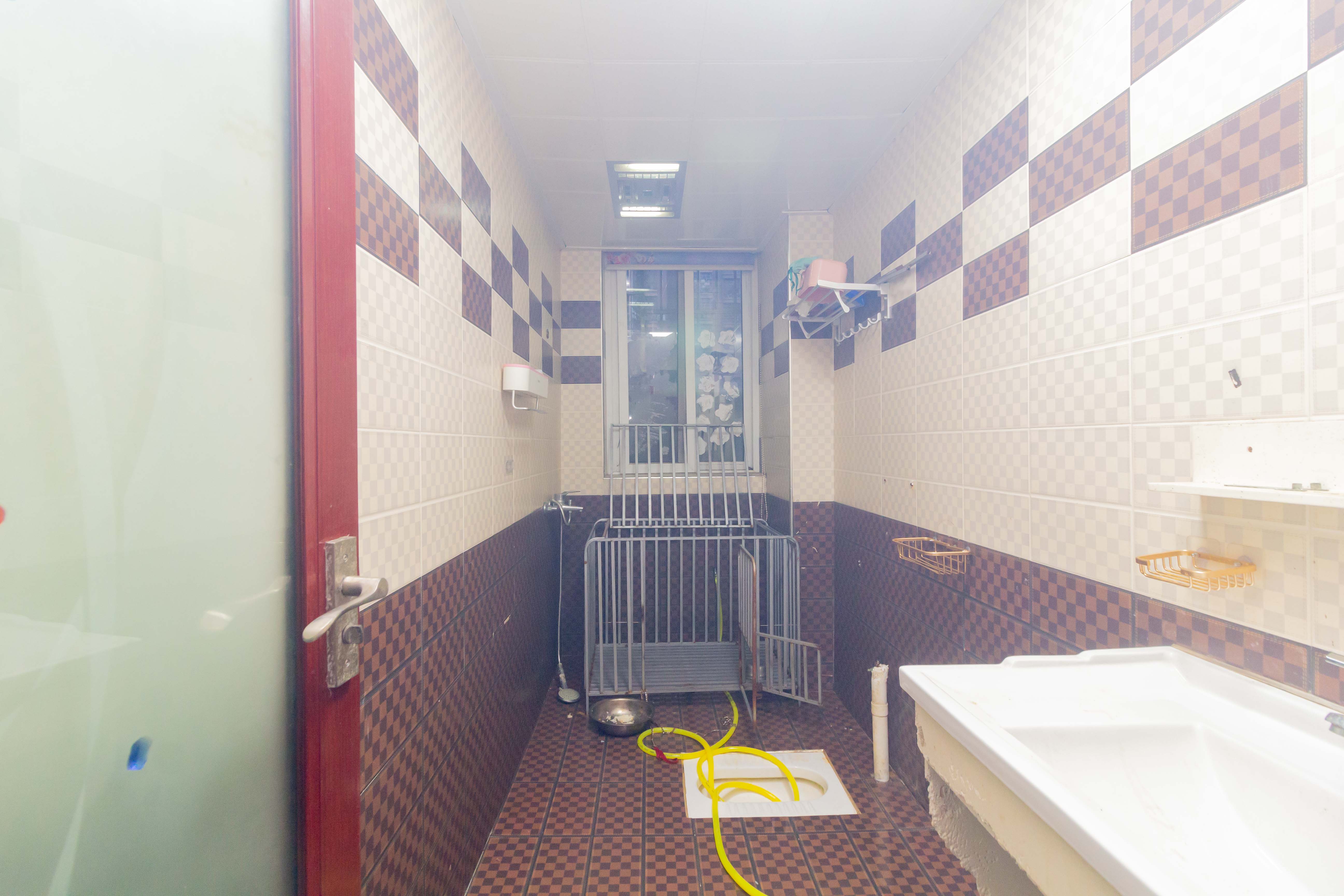 三景国际  3室2厅1卫    65.0万 三景国际  3室2厅1卫    65.0万卫生间