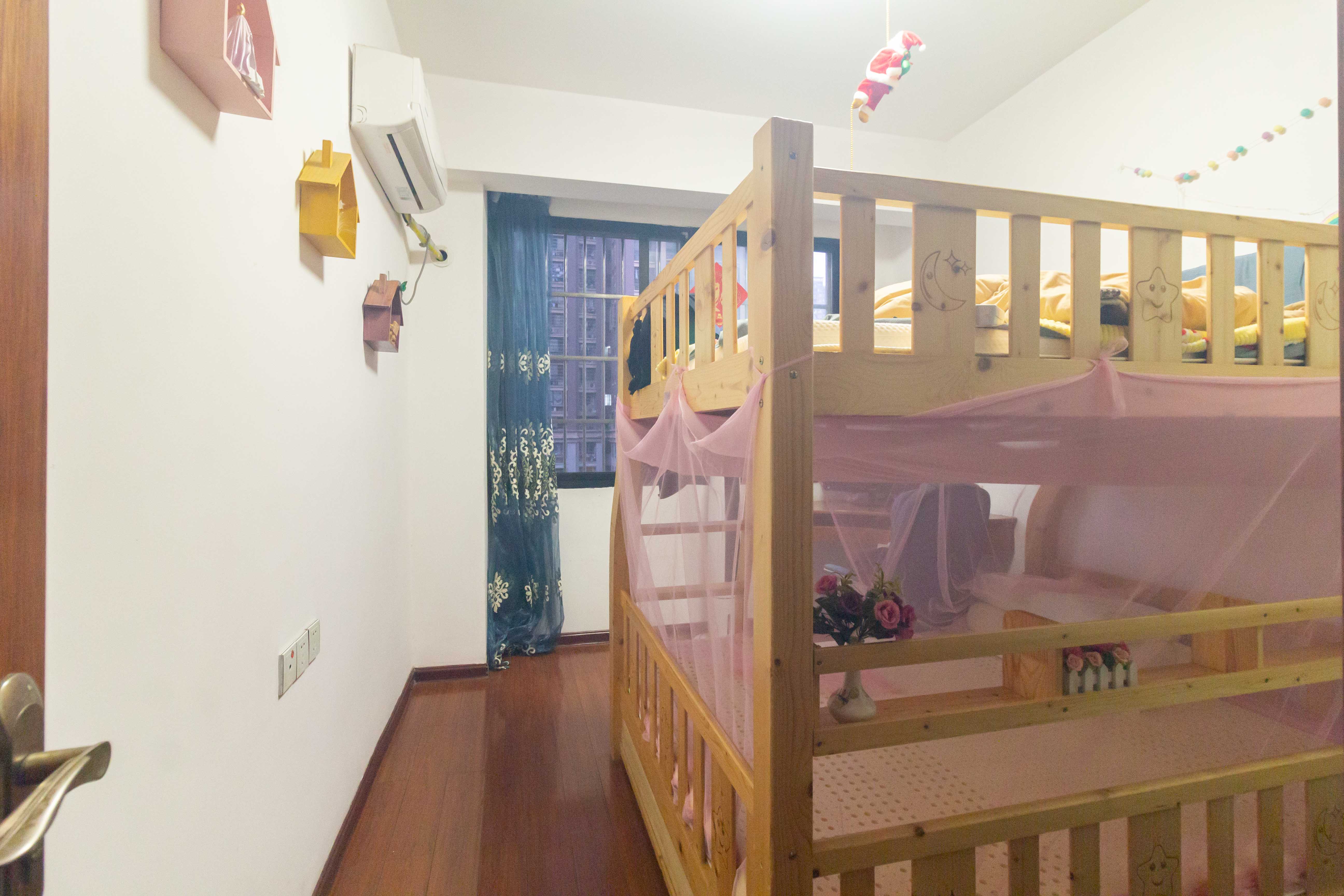 三景国际  3室2厅1卫    65.0万 三景国际  3室2厅1卫    65.0万卧室