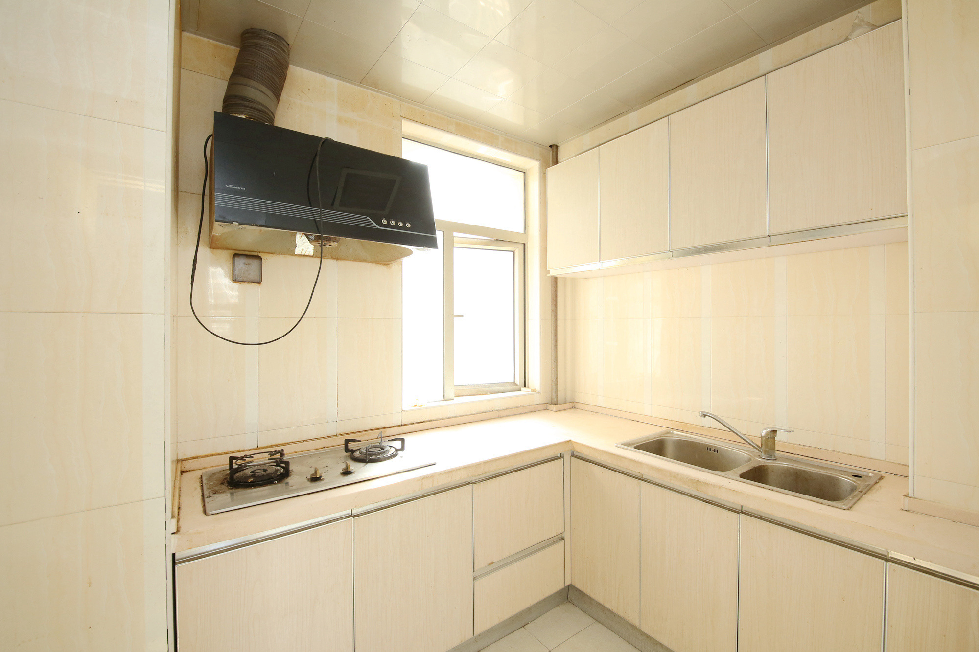 凯通国际城（凯通朝庭）  2室1厅1卫    69.0万厨房