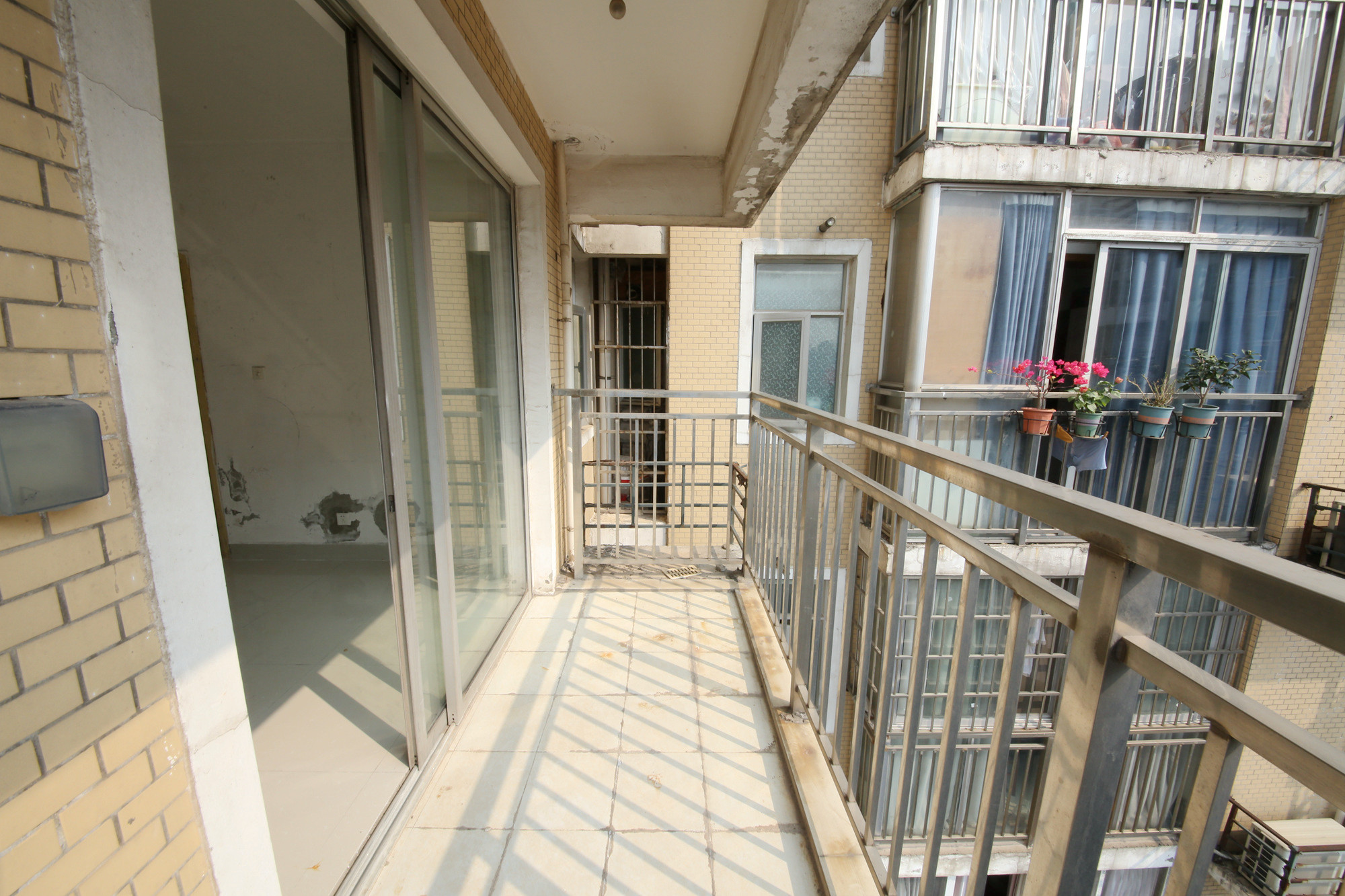 凯通国际城（凯通朝庭）  2室1厅1卫    69.0万阳台