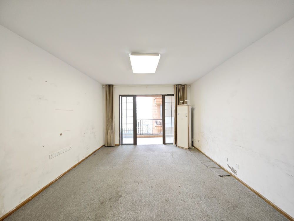 宏聚地中海  3室2厅2卫    82.0万