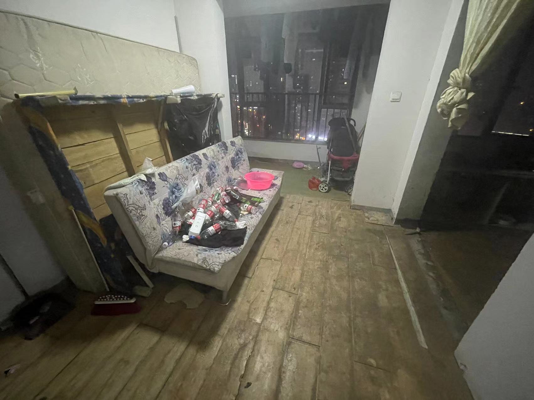 栗雨香堤 5室2厅2卫 76.8万 栗雨香堤 5室2厅2卫 76.8万室内图