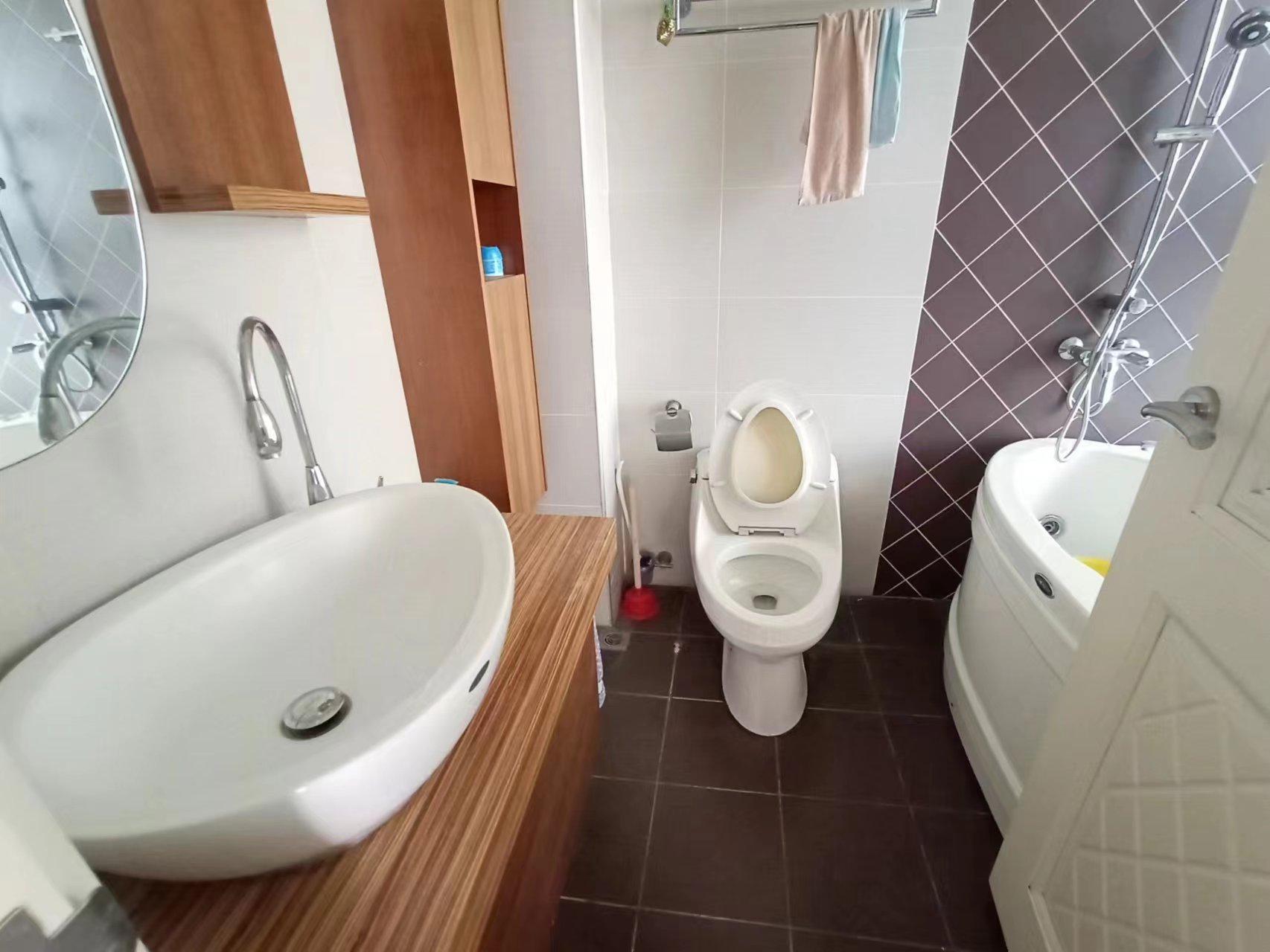 山水国际  2室2厅2卫    59.8万 山水国际  2室2厅2卫    59.8万室内图