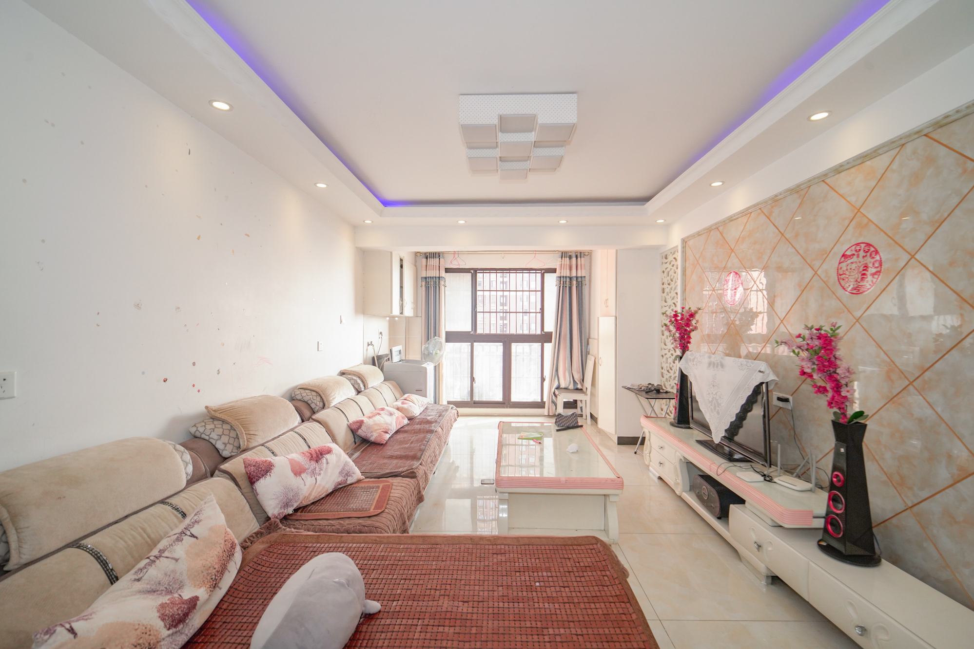 新城国际花都 3室2厅1卫 68.5万 新城国际花都 3室2厅1卫 68.5万客厅