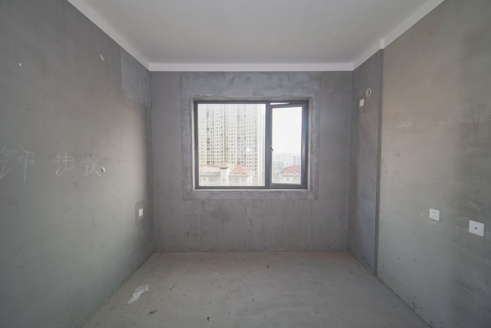 荣盛岳麓峰景  3室2厅2卫    62.0万 荣盛岳麓峰景  3室2厅2卫    62.0万卧室