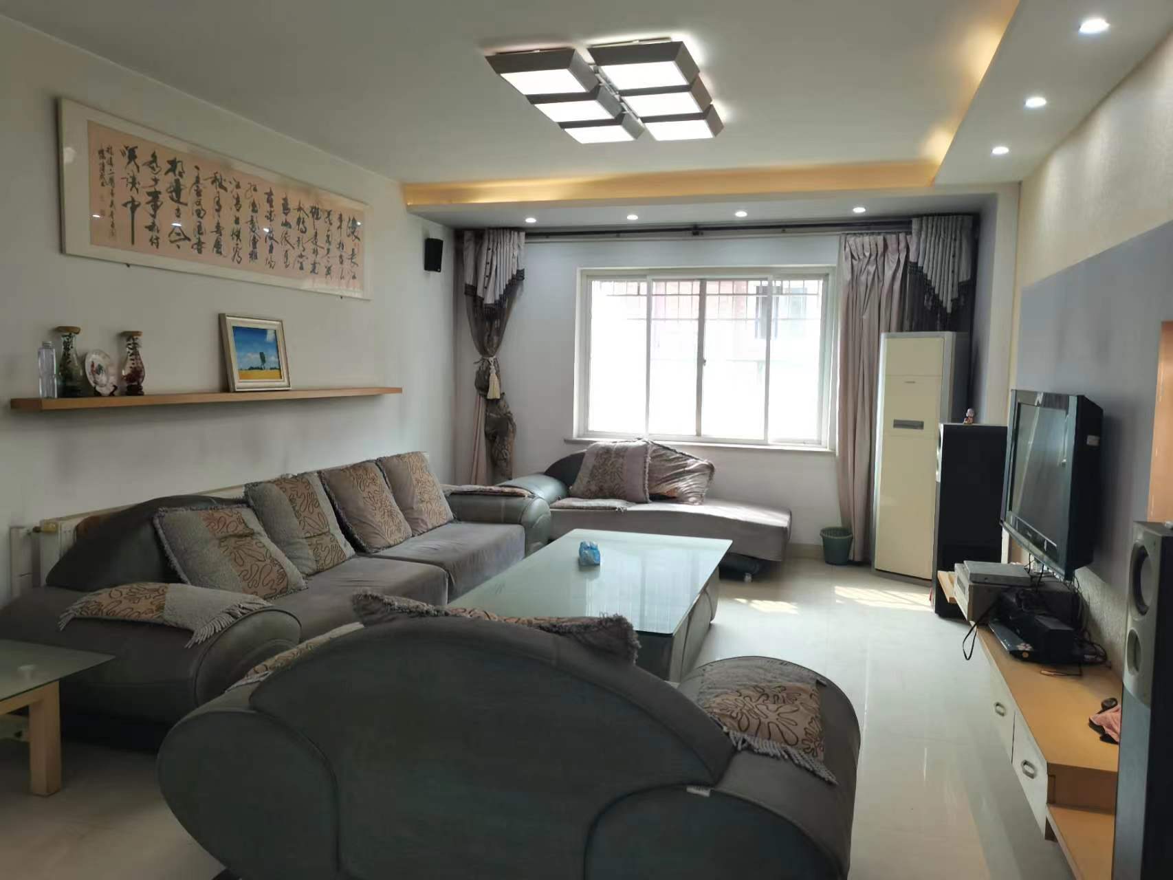 家园小区 4室2厅2卫 65.0万 家园小区 4室2厅2卫 65.0万室内图