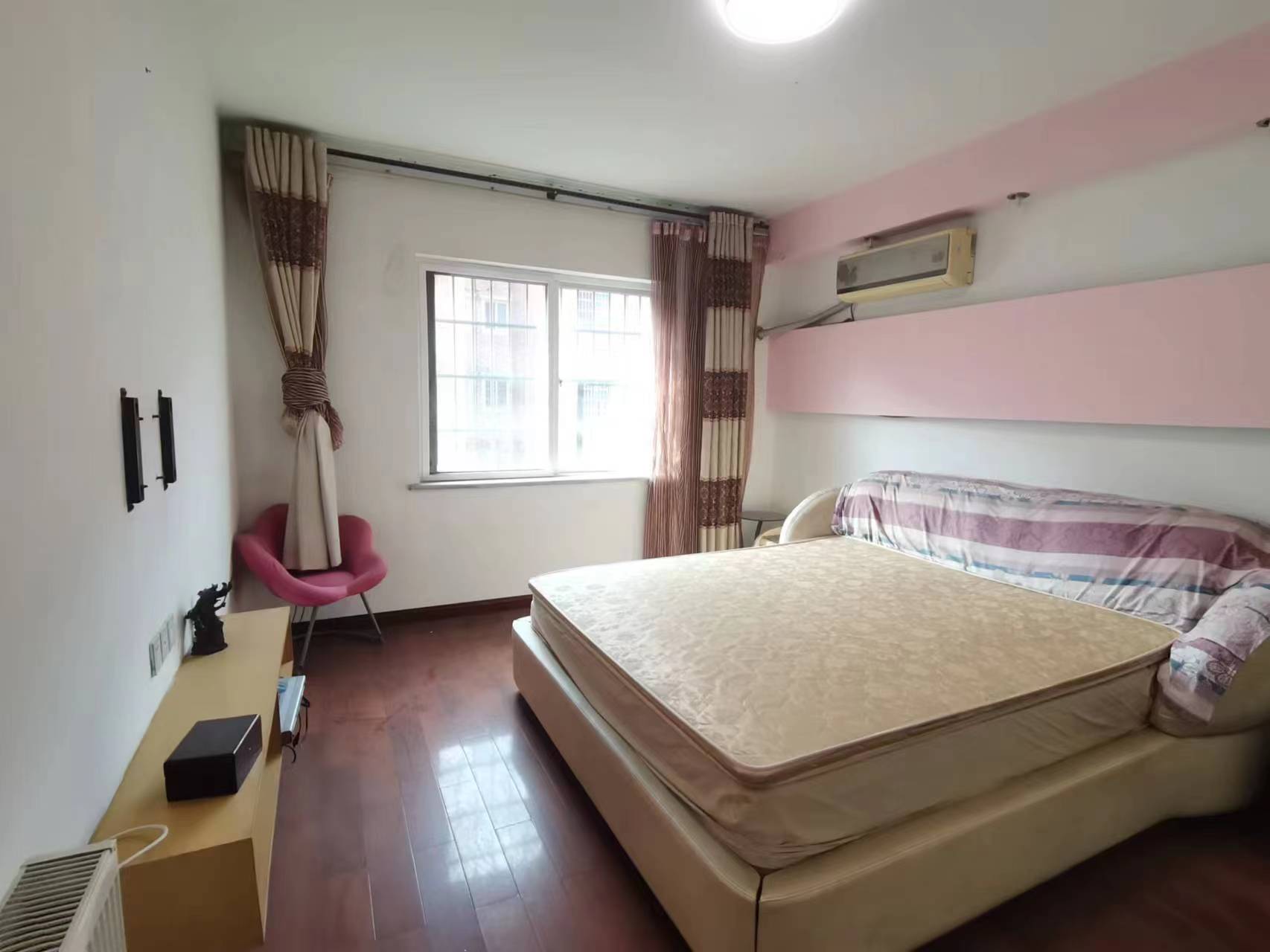 家园小区 4室2厅2卫 65.0万 家园小区 4室2厅2卫 65.0万室内图