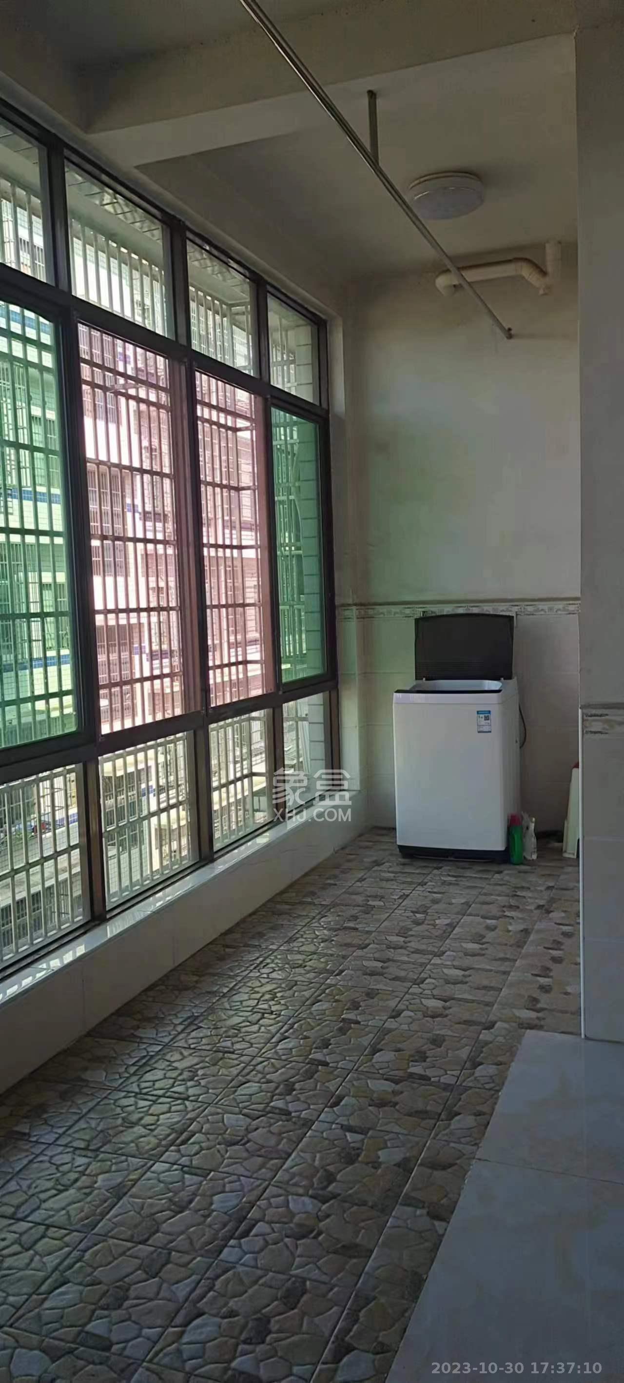 荷塘月色小区  3室2厅1卫   1200.00元/月室内图