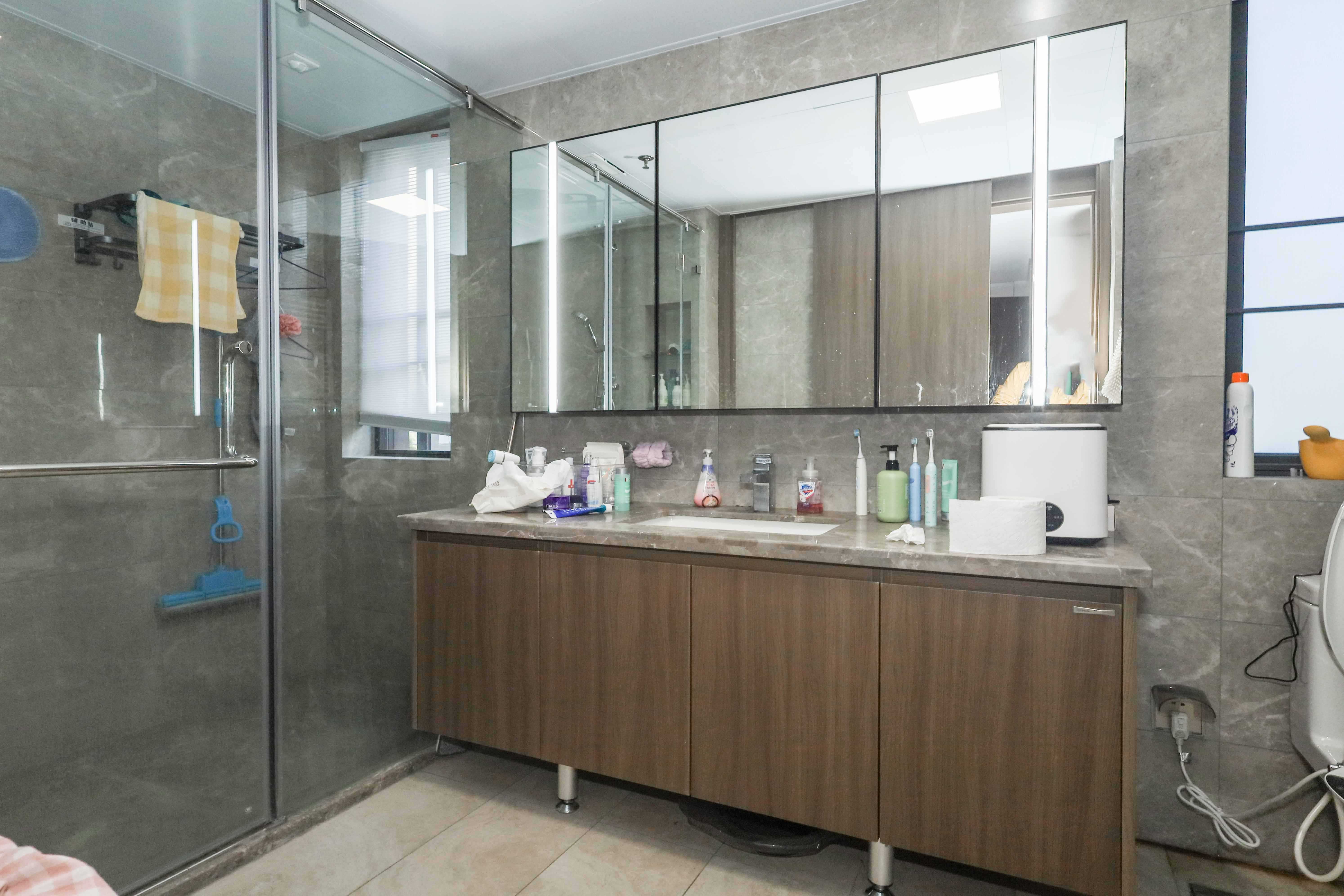 梅溪华府(新城金茂梦想华府) 4室2厅3卫 273.0万 梅溪华府(新城金茂梦想华府) 4室2厅3卫 273.0万卫生间