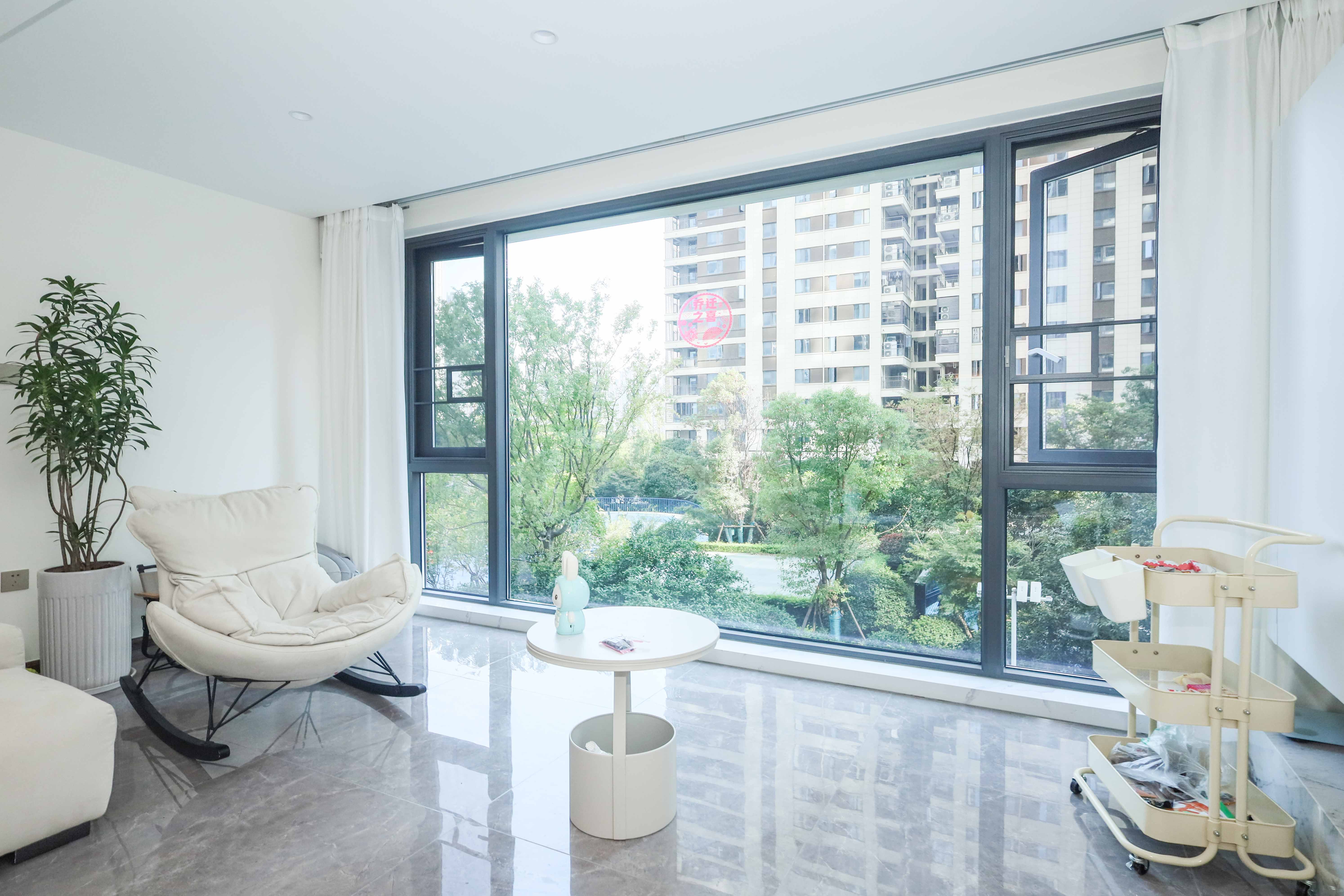 梅溪华府(新城金茂梦想华府) 4室2厅3卫 273.0万 梅溪华府(新城金茂梦想华府) 4室2厅3卫 273.0万阳台