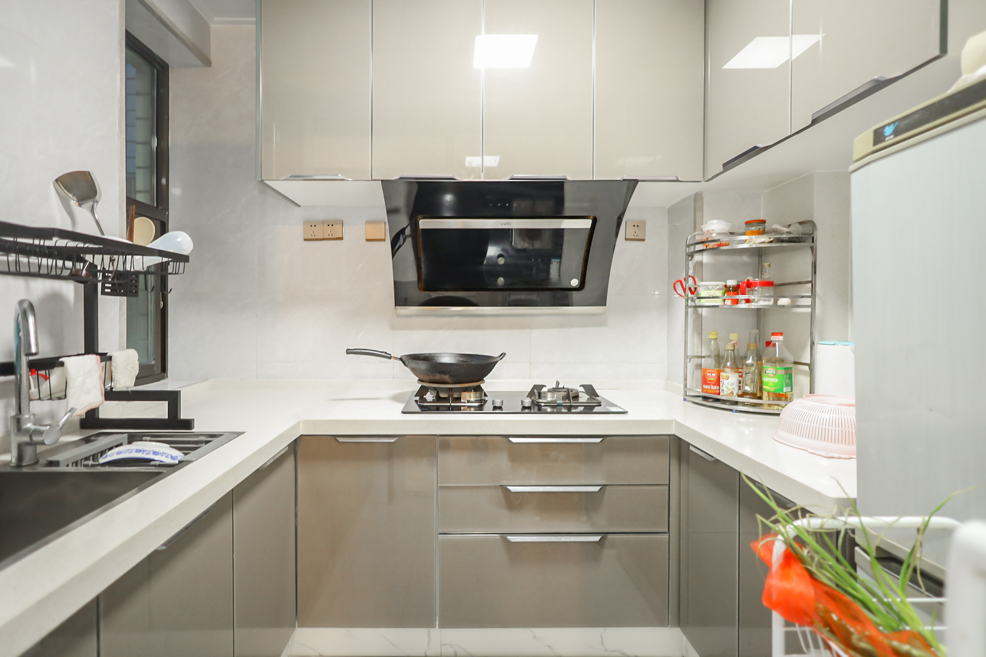 金色山庄 2室2厅1卫 78.0万 金色山庄 2室2厅1卫 78.0万厨房