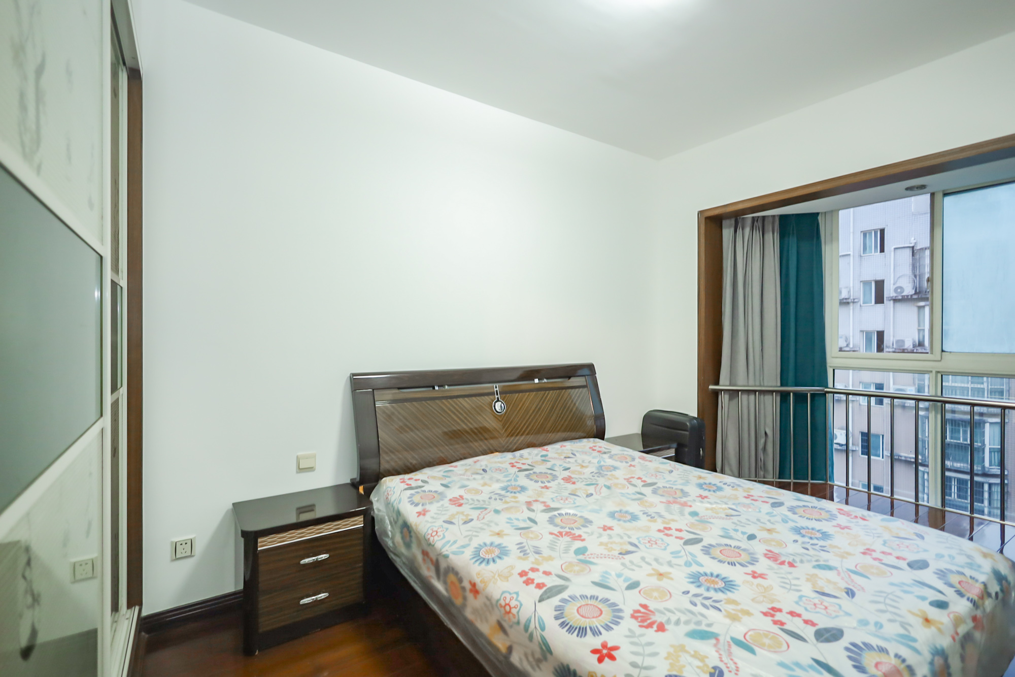 金色山庄 2室2厅1卫 78.0万 金色山庄 2室2厅1卫 78.0万卧室