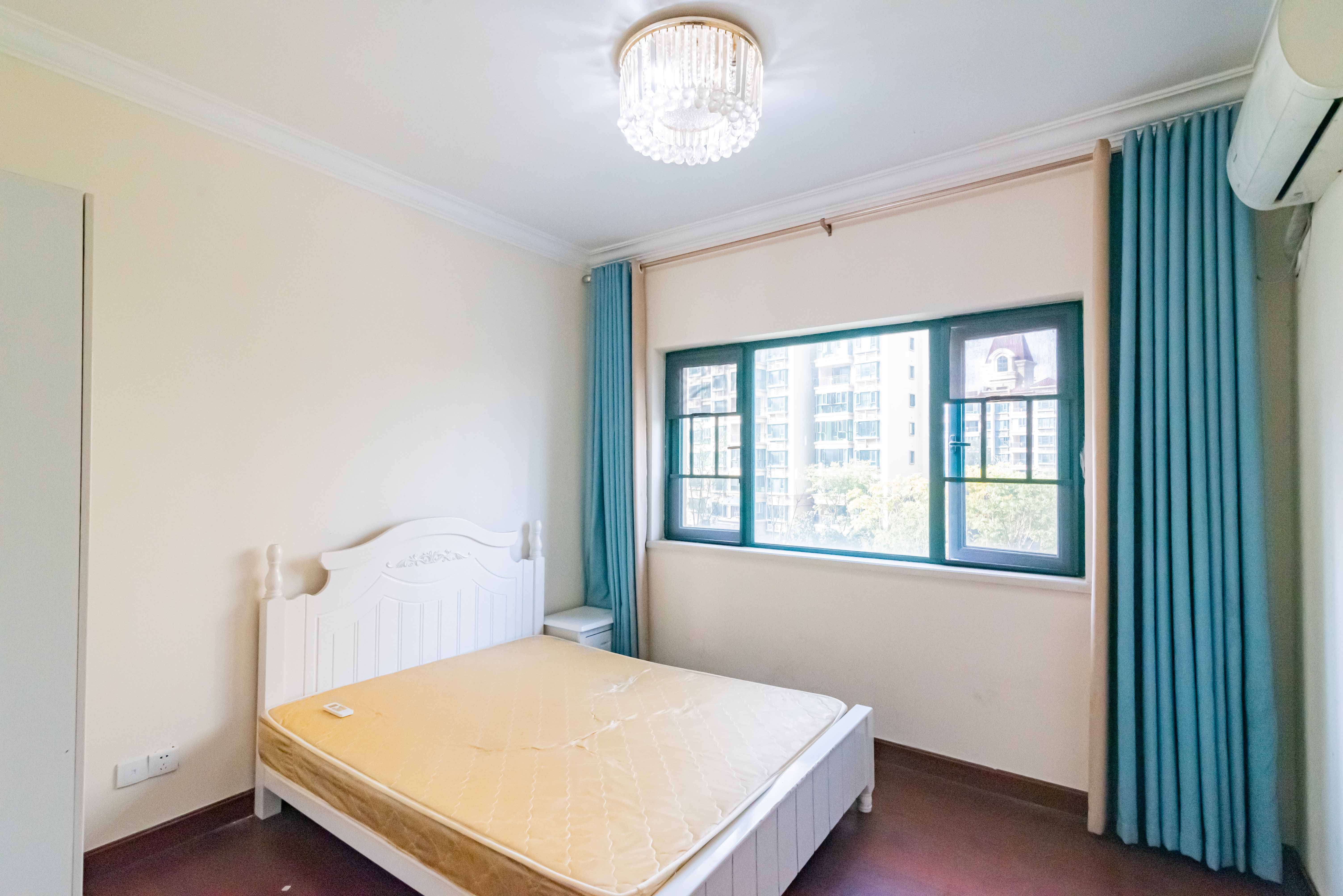 恒大雅苑  3室2厅2卫    115.0万 恒大雅苑  3室2厅2卫    115.0万卧室