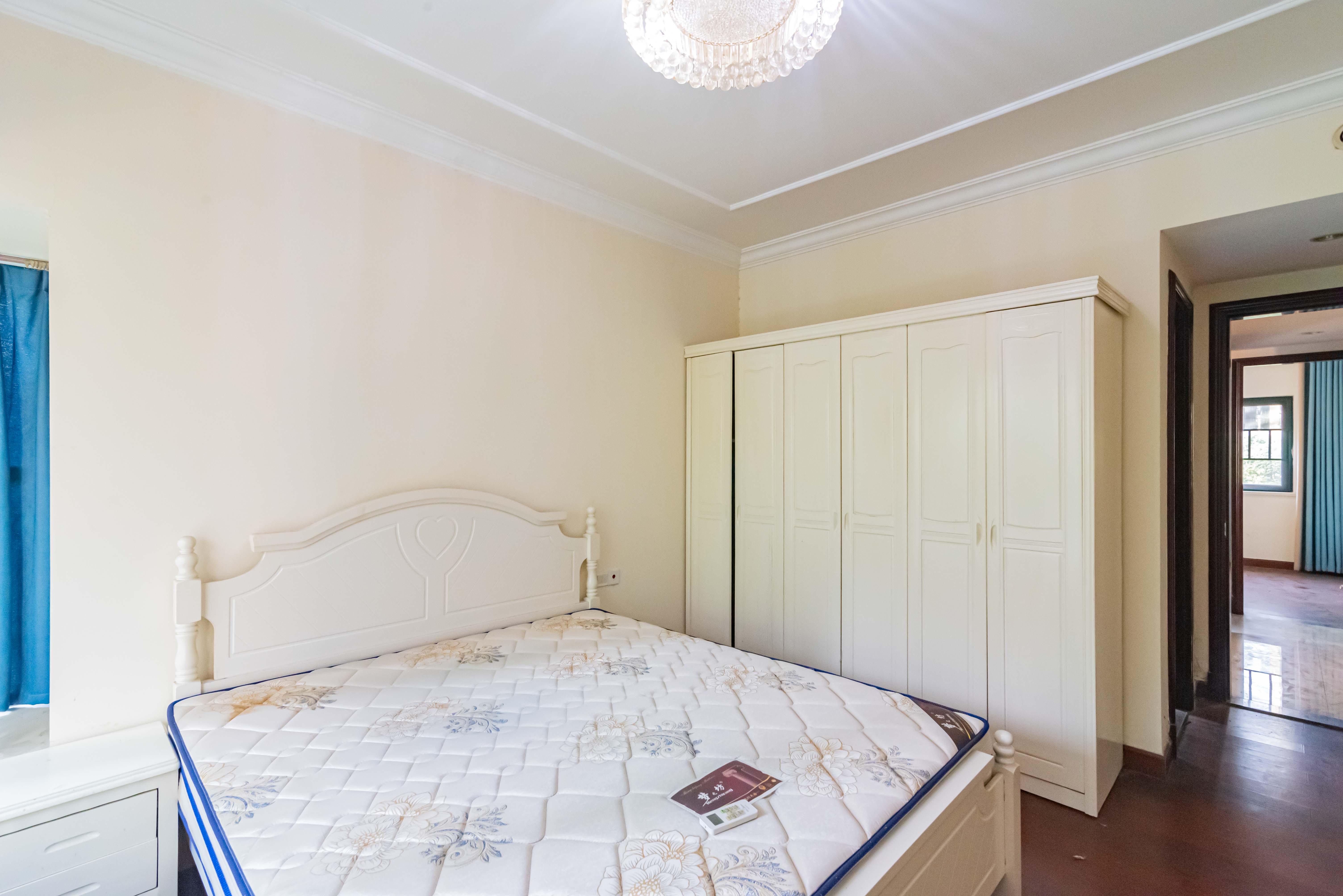 恒大雅苑  3室2厅2卫    115.0万 恒大雅苑  3室2厅2卫    115.0万卧室