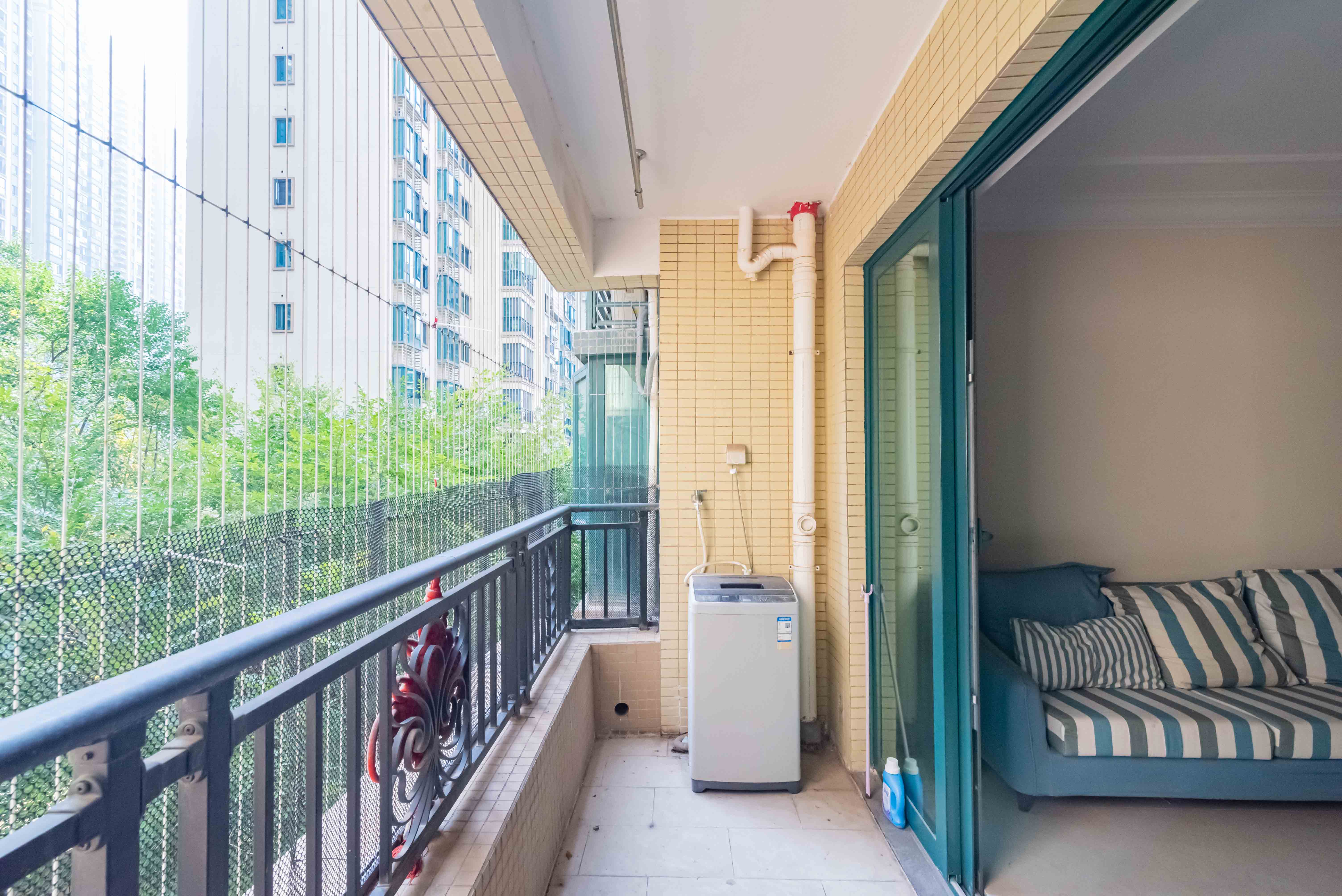 恒大雅苑  3室2厅2卫    115.0万 恒大雅苑  3室2厅2卫    115.0万阳台