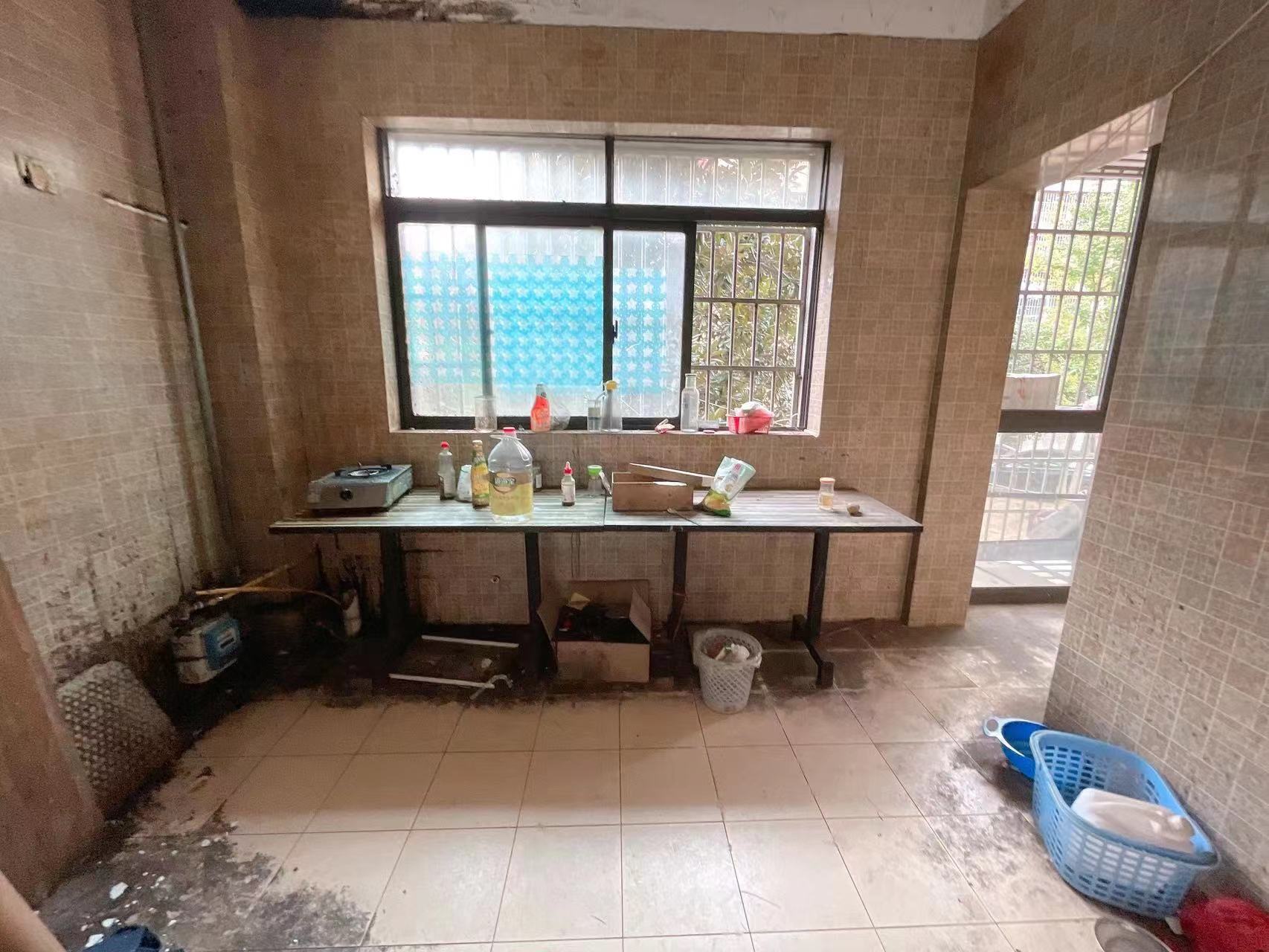 湘湾A区  3室2厅1卫    42.0万 湘湾A区  3室2厅1卫    42.0万室内图