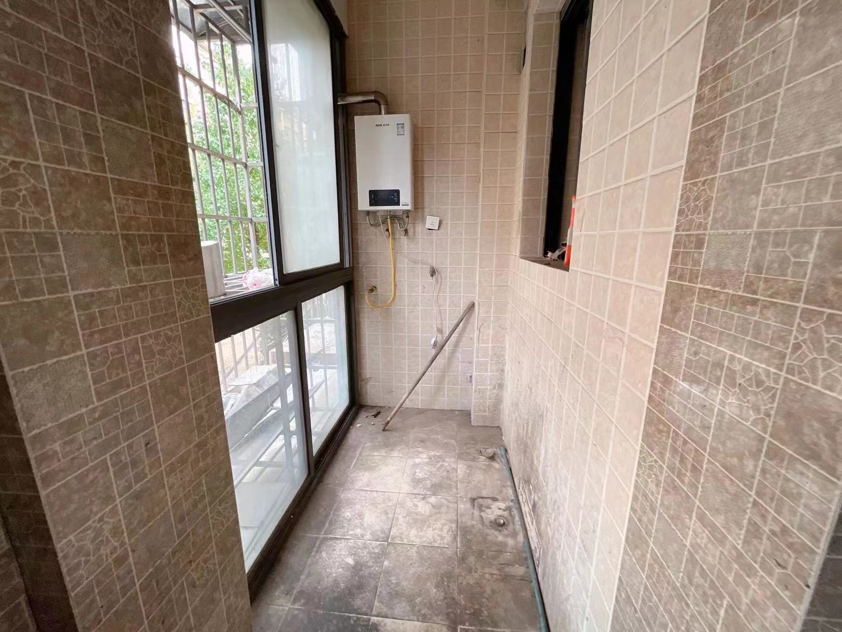 湘湾A区  3室2厅1卫    42.0万 湘湾A区  3室2厅1卫    42.0万室内图