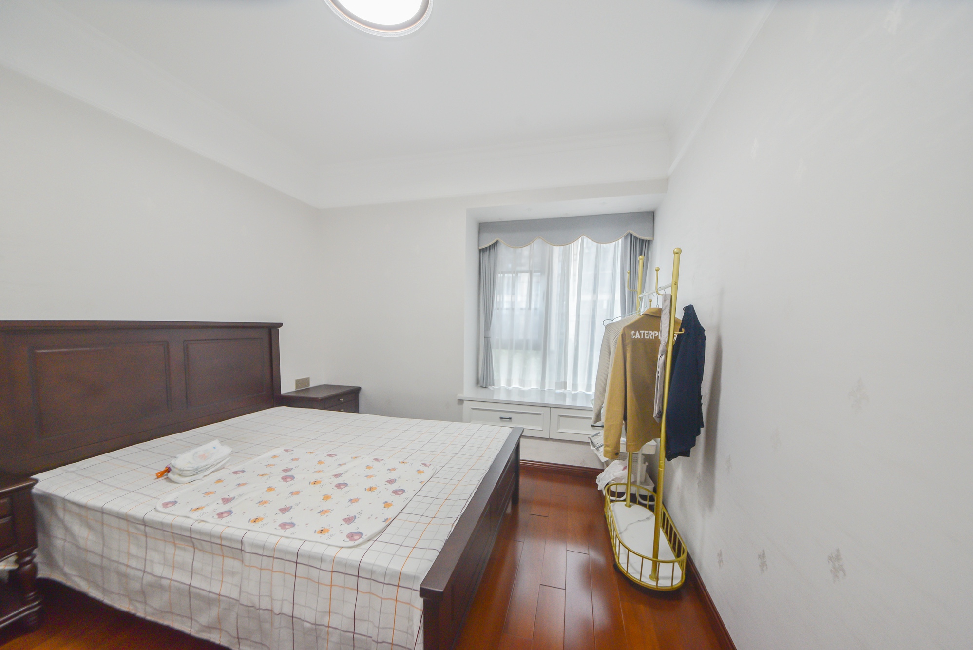 建发中央悦府  4室2厅2卫   235.00万卧室
