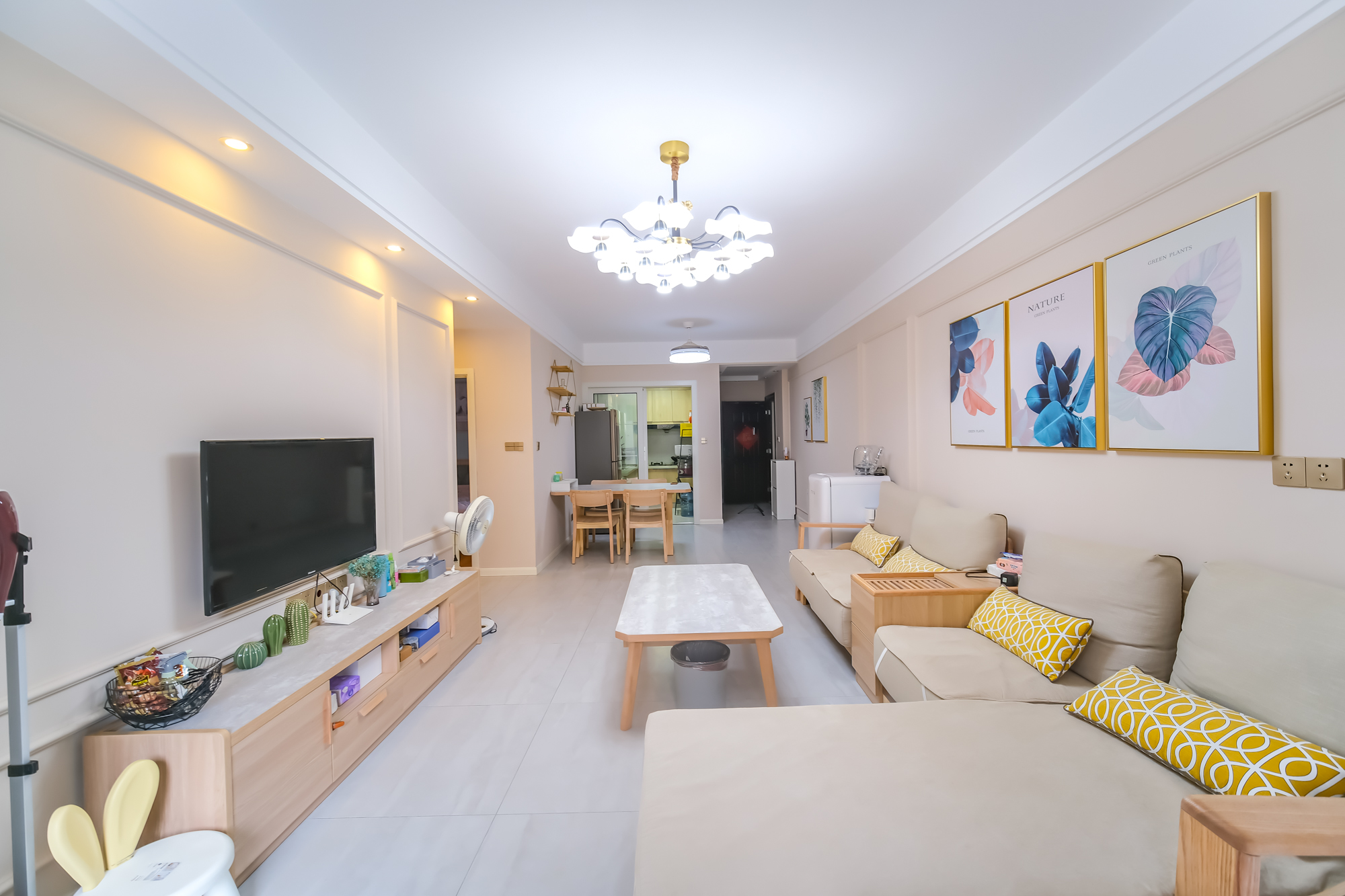 星雅美辰 3室2厅2卫 102.0万 星雅美辰 3室2厅2卫 102.0万客厅