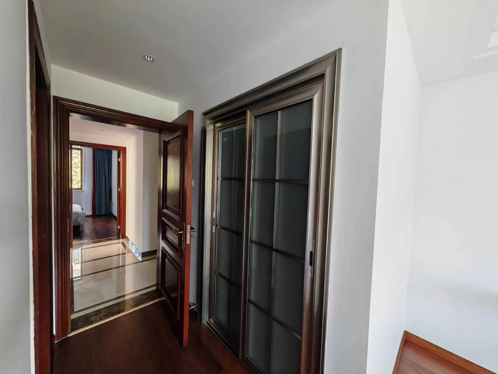 城市公园 3室2厅2卫 102.0万 城市公园 3室2厅2卫 102.0万室内图