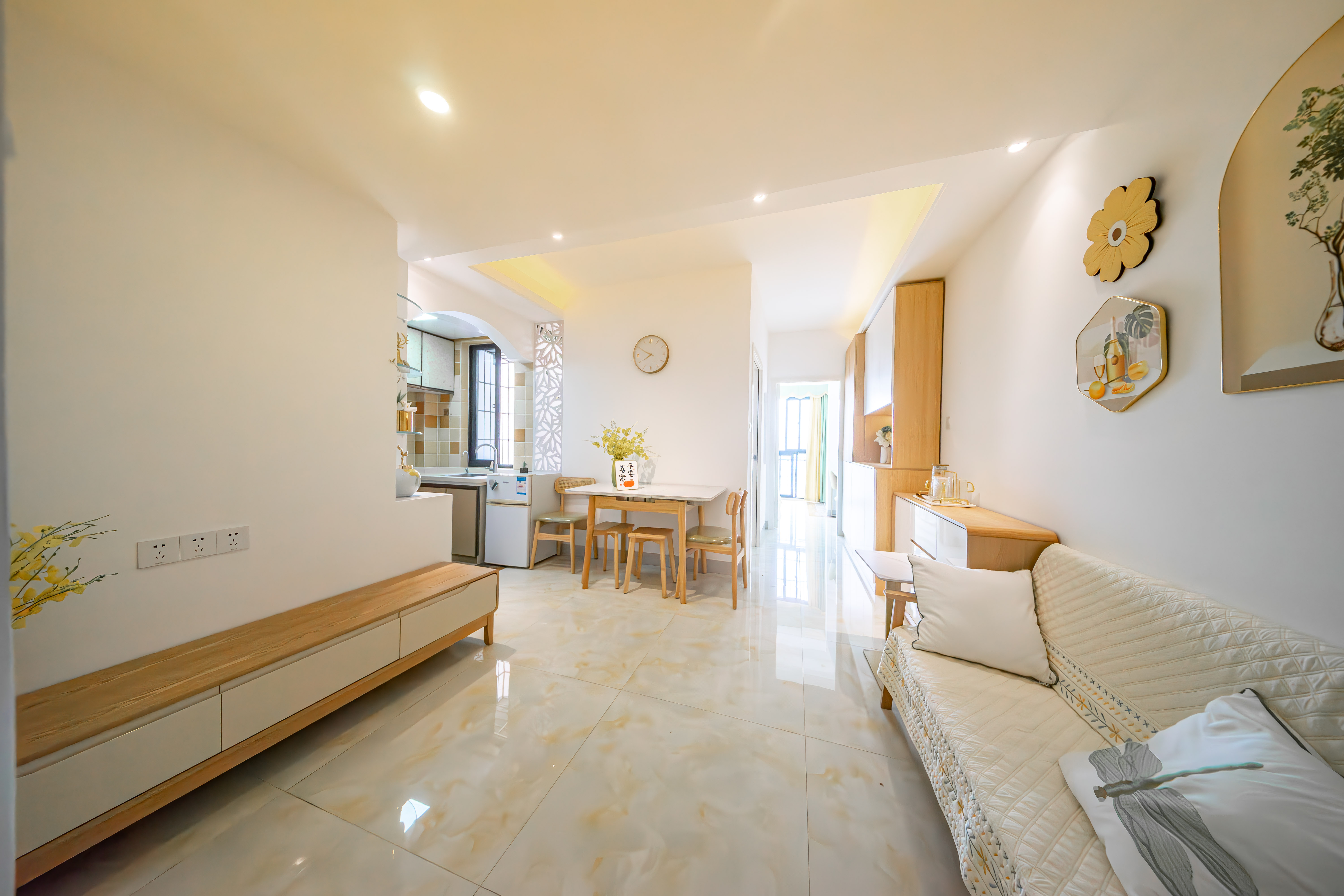 滨河华庭 2室1厅1卫 78.0万 滨河华庭 2室1厅1卫 78.0万客厅