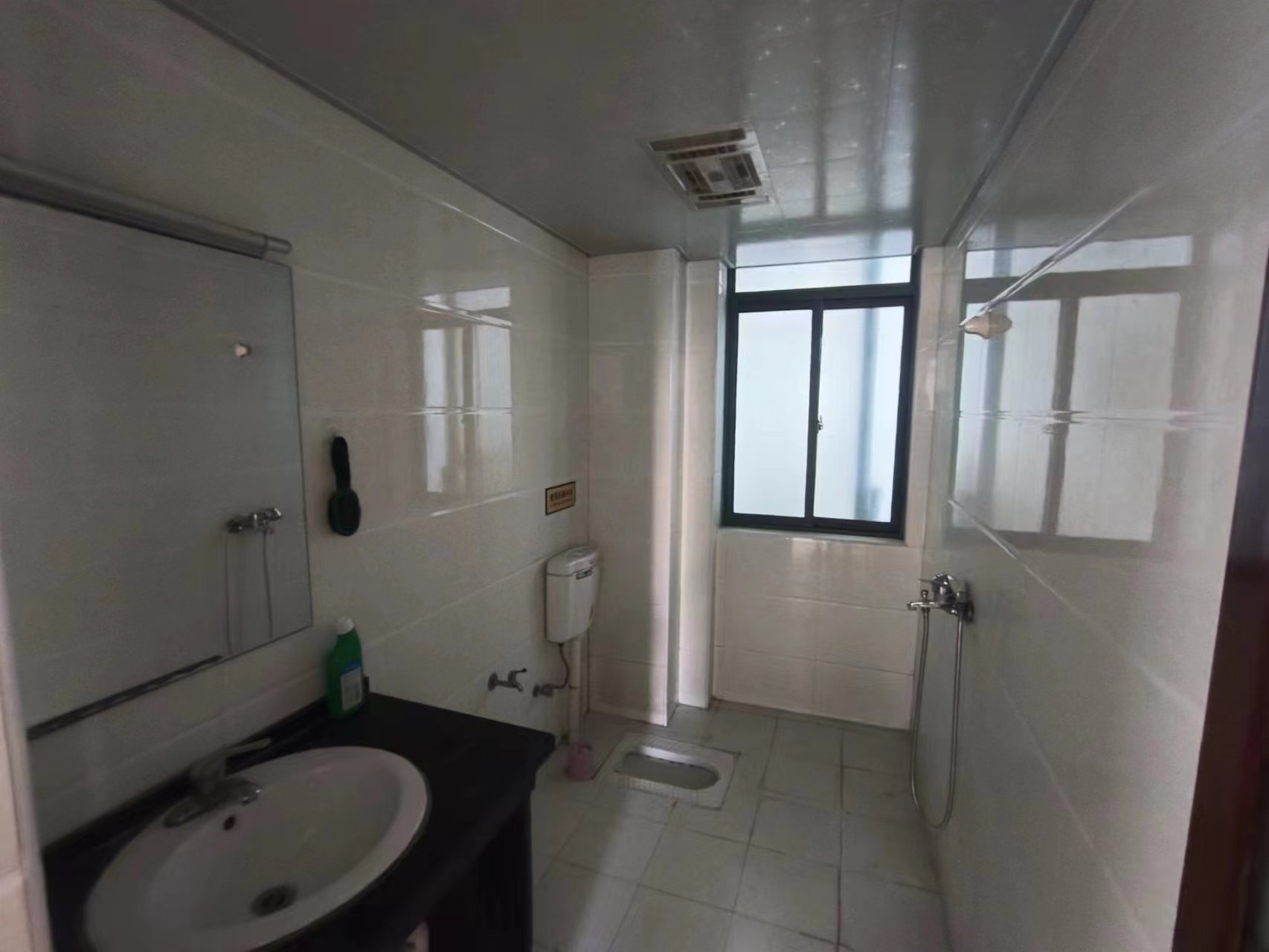 金茂尚都天台路123号 3室2厅2卫 56.2万 金茂尚都天台路123号 3室2厅2卫 56.2万室内图