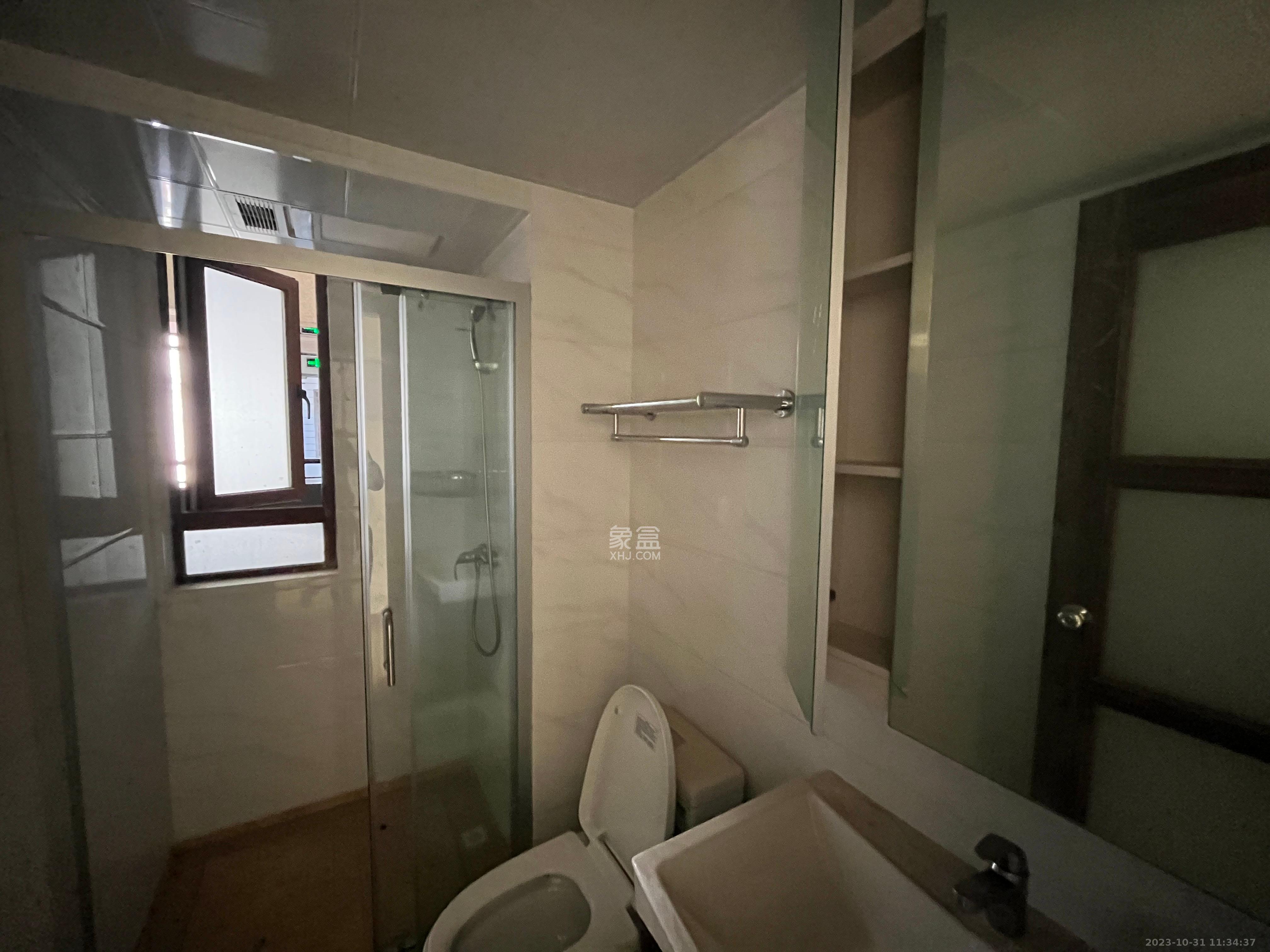 碧桂园翘楚棠  3室2厅2卫   2300.00元/月室内图