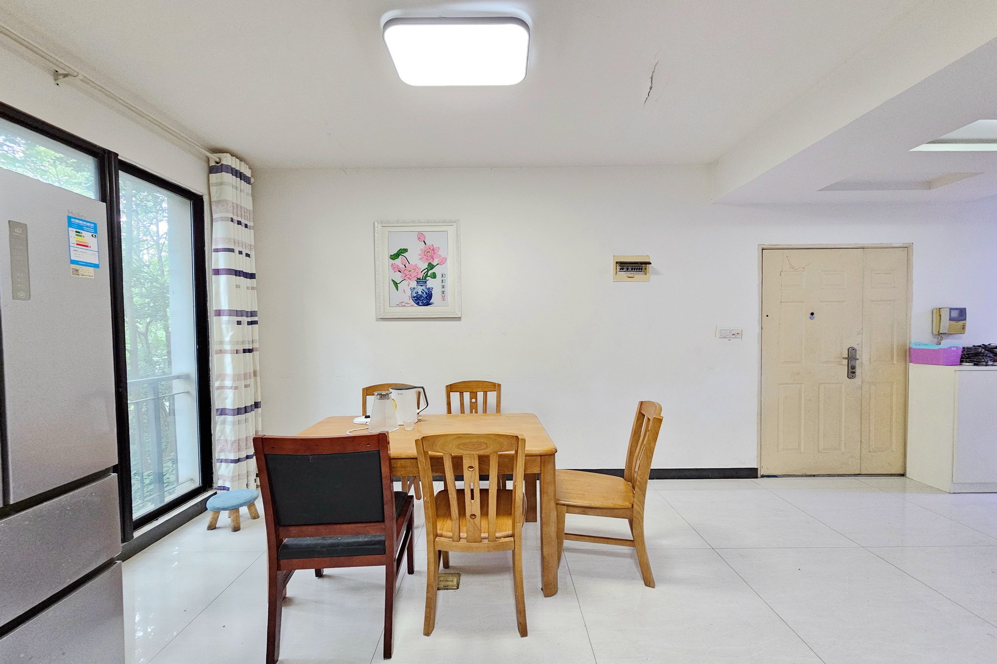 西街花园 3室2厅2卫 143.0万 西街花园 3室2厅2卫 143.0万客厅