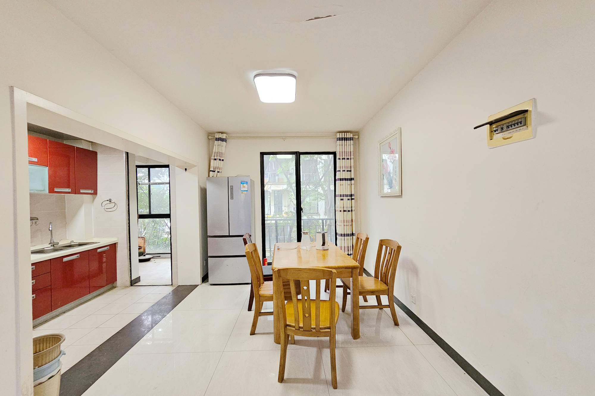 西街花园 3室2厅2卫 143.0万 西街花园 3室2厅2卫 143.0万客厅