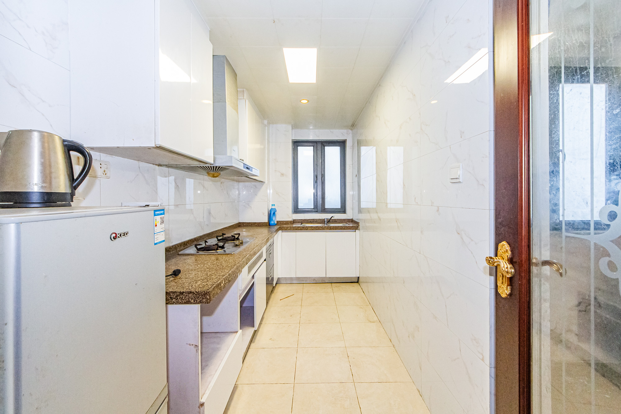 恒大御景天下城一期 4室2厅2卫 99.0万 恒大御景天下城一期 4室2厅2卫 99.0万厨房