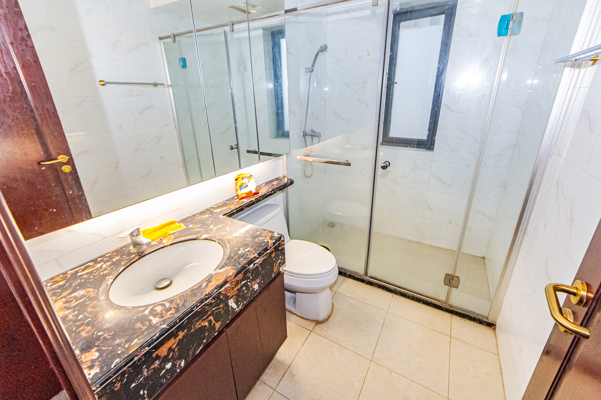 恒大御景天下城一期 4室2厅2卫 99.0万 恒大御景天下城一期 4室2厅2卫 99.0万卫生间