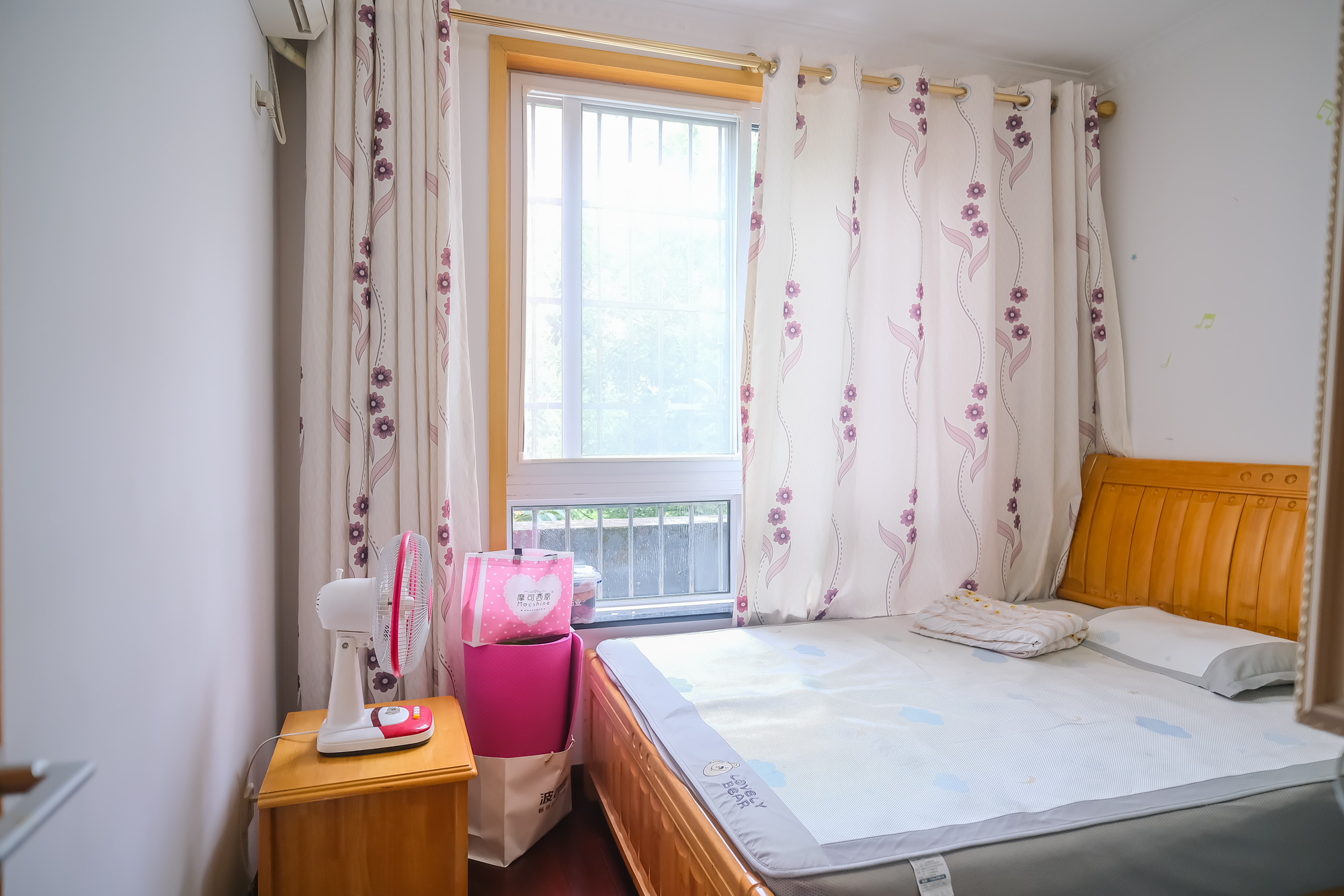 山水湾 3室2厅2卫 63.8万 山水湾 3室2厅2卫 63.8万卧室