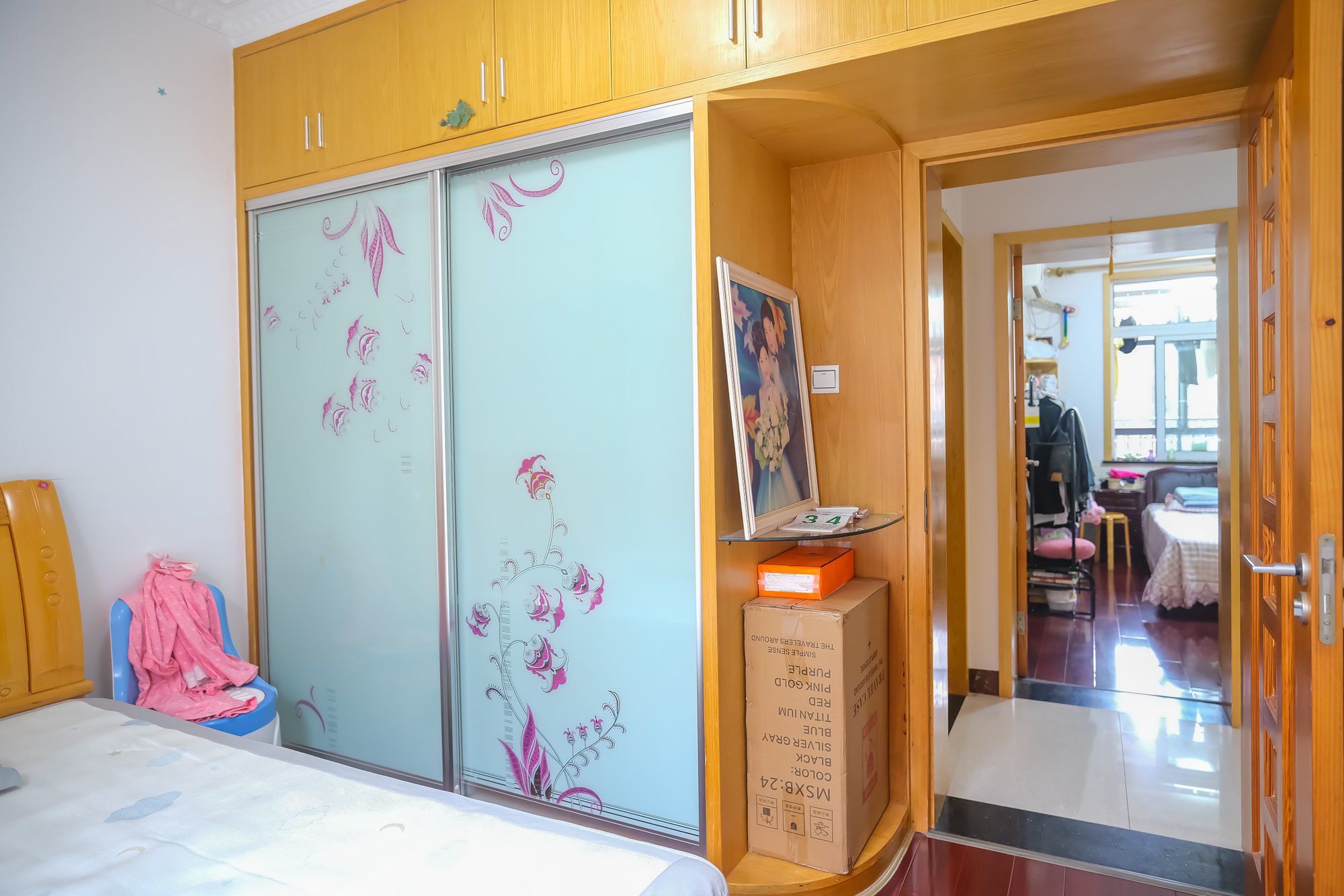 山水湾 3室2厅2卫 63.8万 山水湾 3室2厅2卫 63.8万卧室