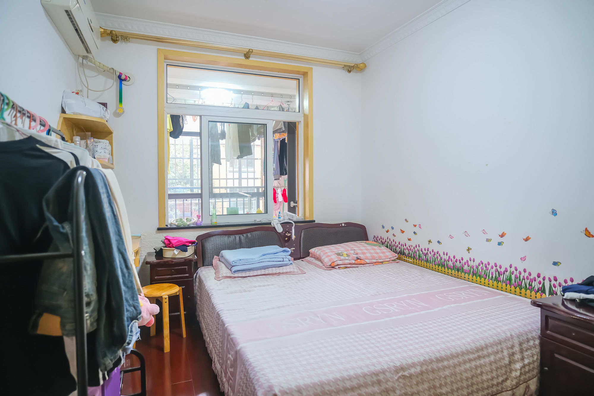 山水湾 3室2厅2卫 63.8万 山水湾 3室2厅2卫 63.8万卧室