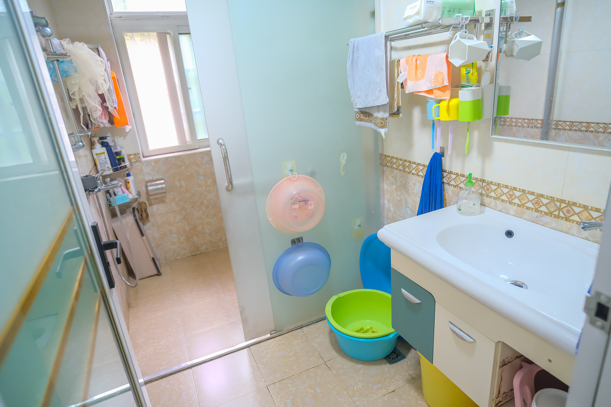 山水湾 3室2厅2卫 63.8万 山水湾 3室2厅2卫 63.8万卫生间