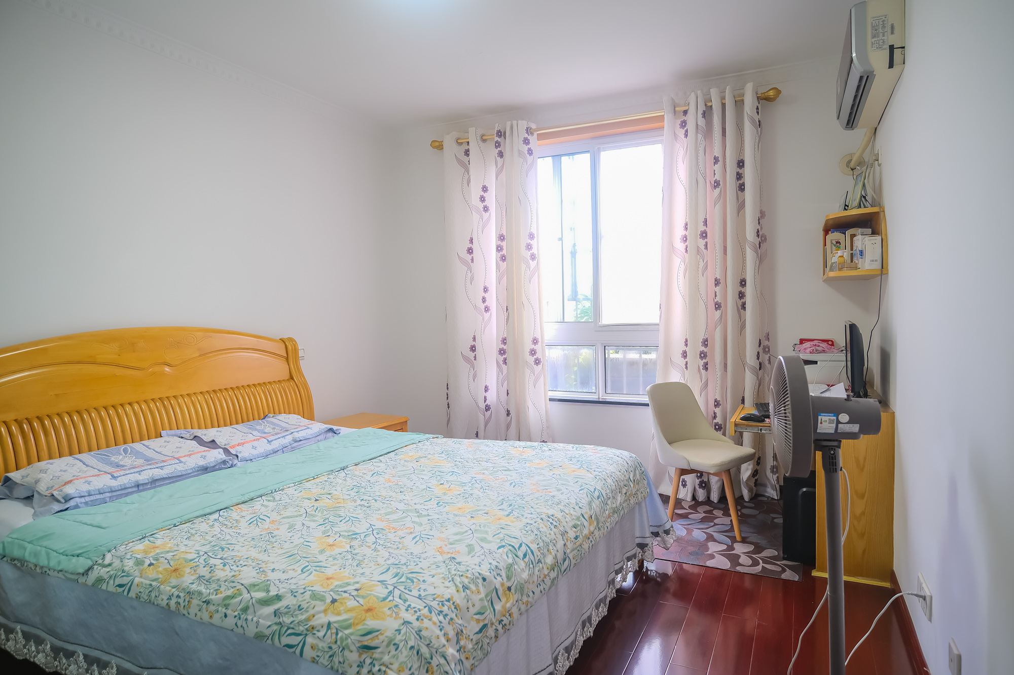 山水湾 3室2厅2卫 63.8万 山水湾 3室2厅2卫 63.8万卧室